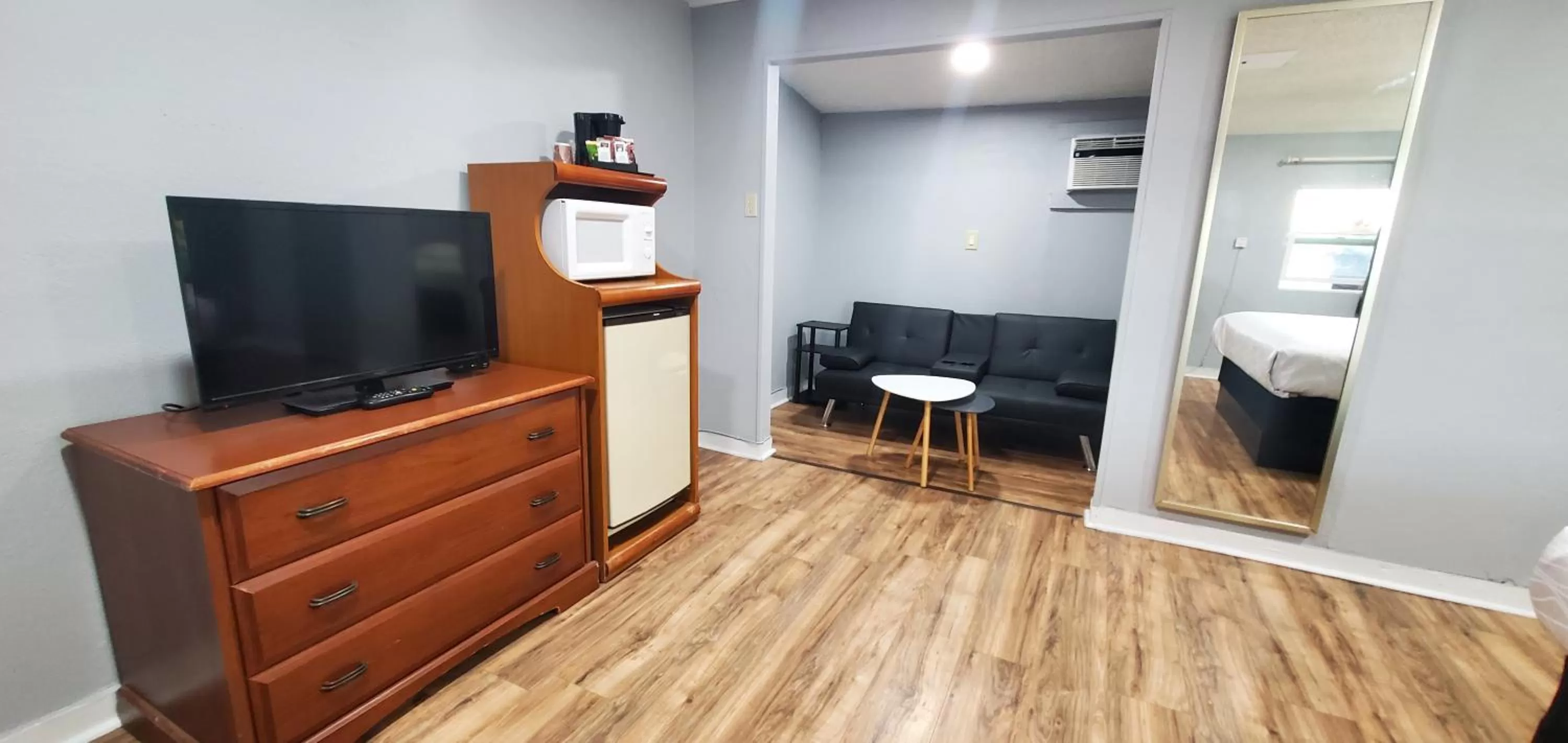 TV and multimedia in Travelers Inn