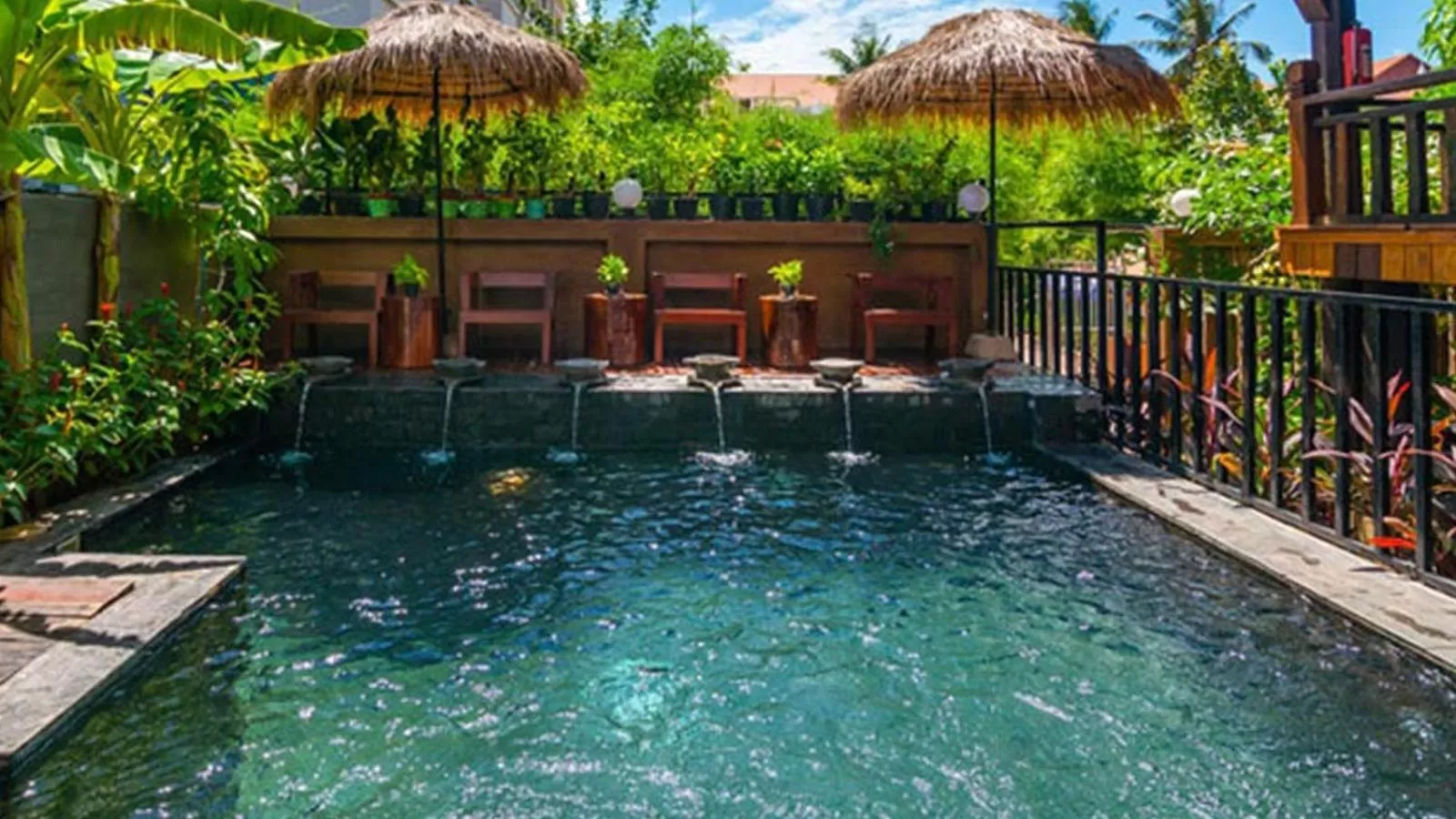 Day in Maison Model d'Angkor