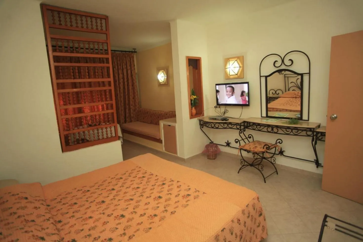 Bedroom, Bed in Hotel La Residence Hammamet