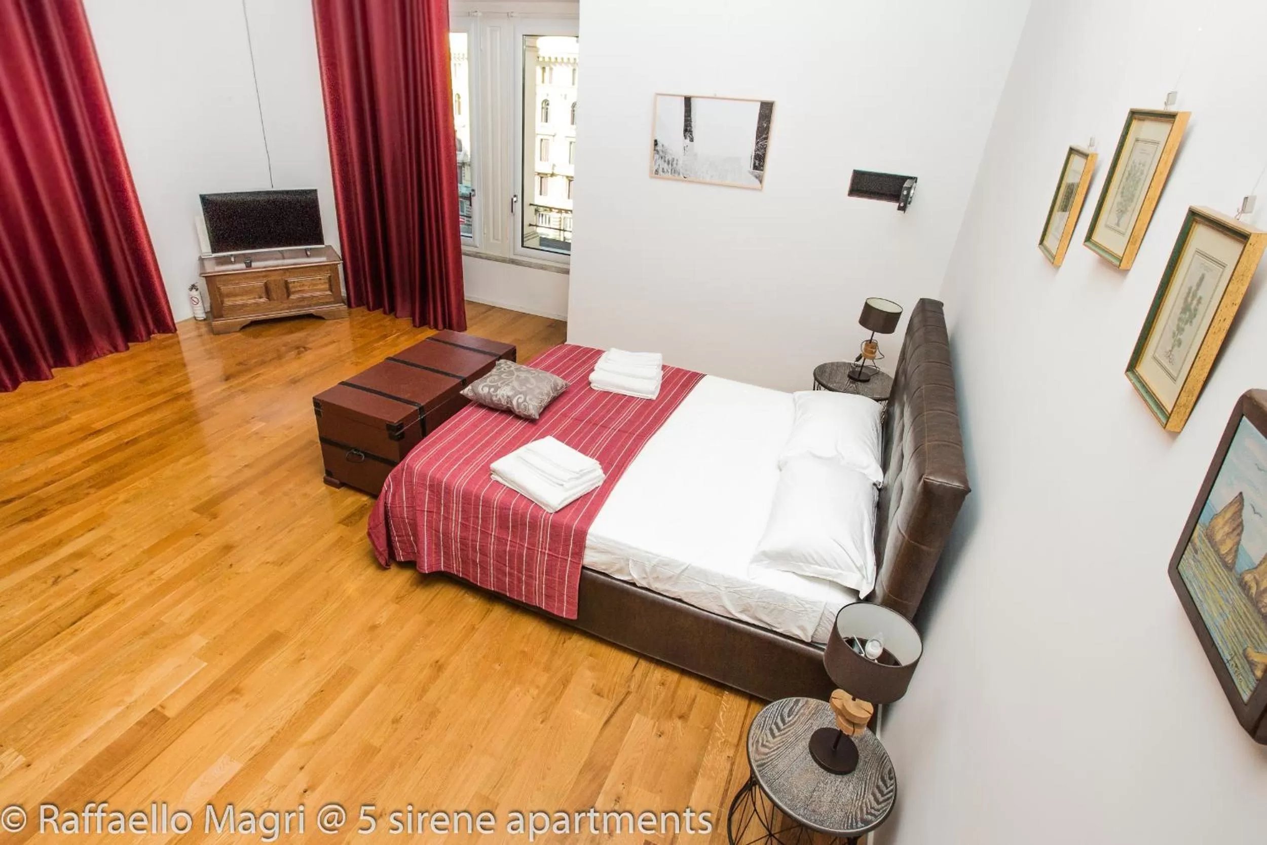 Bedroom, Bed in 5 sirene