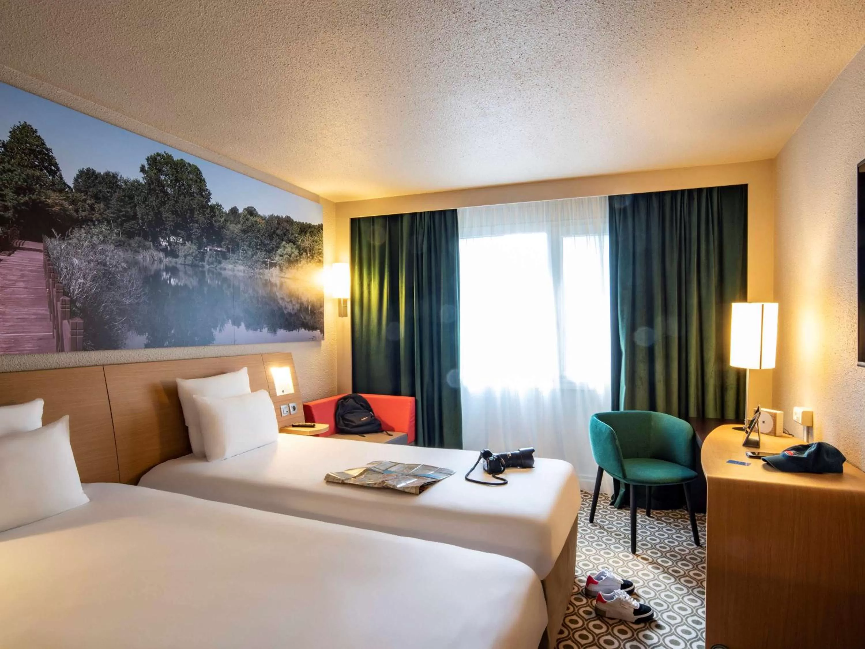 Photo of the whole room, Bed in Novotel Orléans Chemins De Sologne Demeures De Campagne