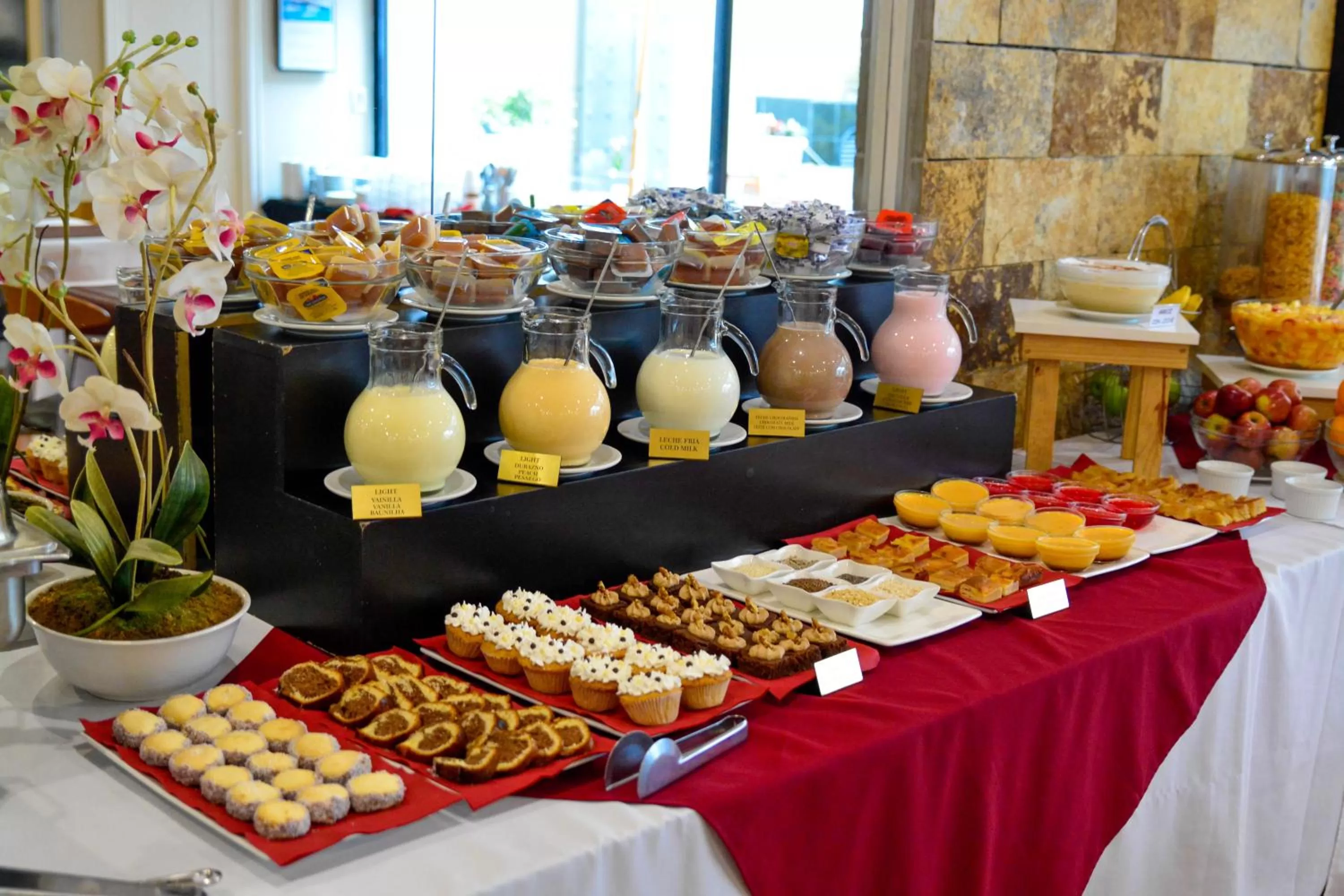 Restaurant/places to eat in Pocitos Plaza Hotel