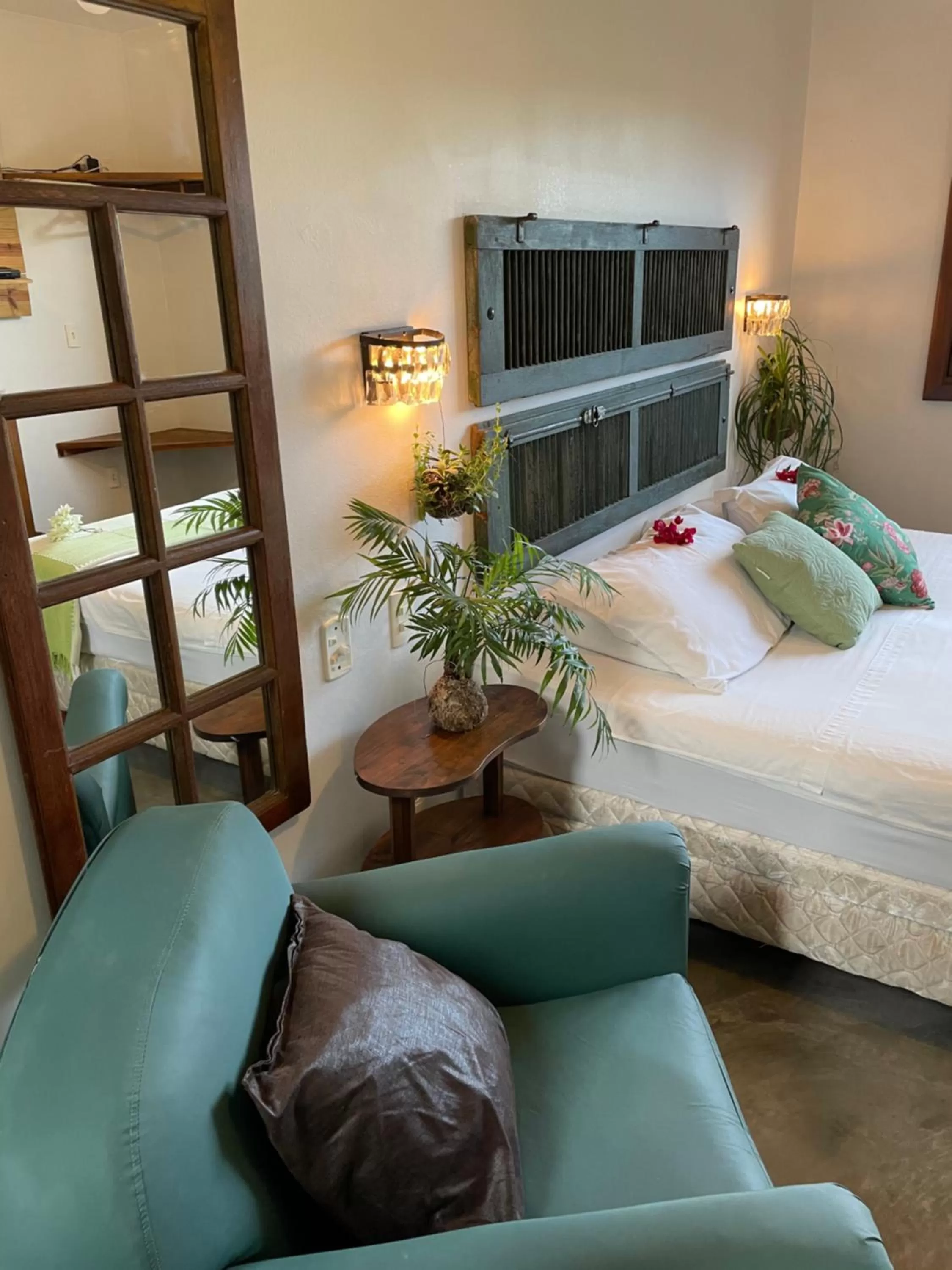 Photo of the whole room, Bed in Pousada Santarina