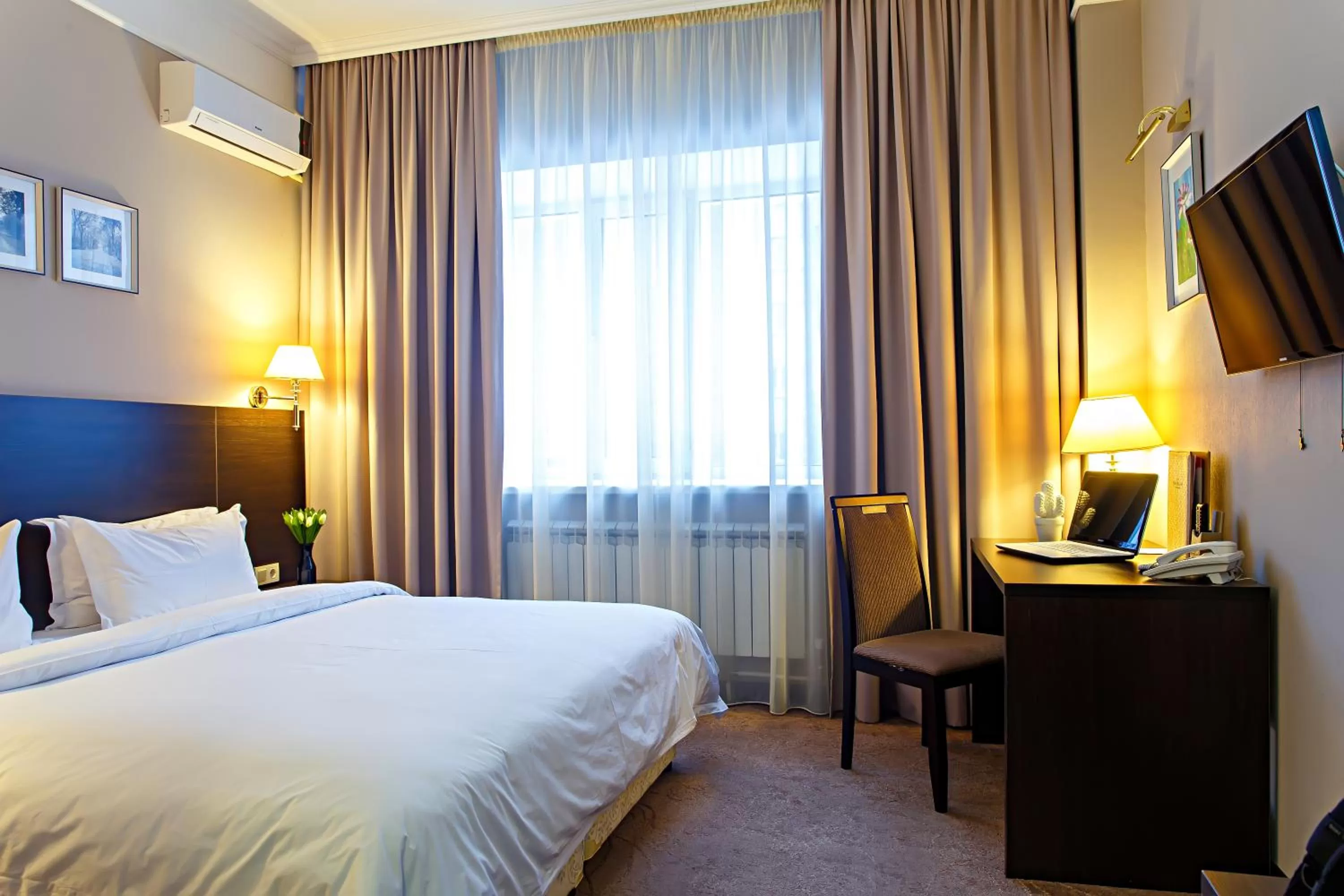 Decorative detail, Bed in Red Village Hotel