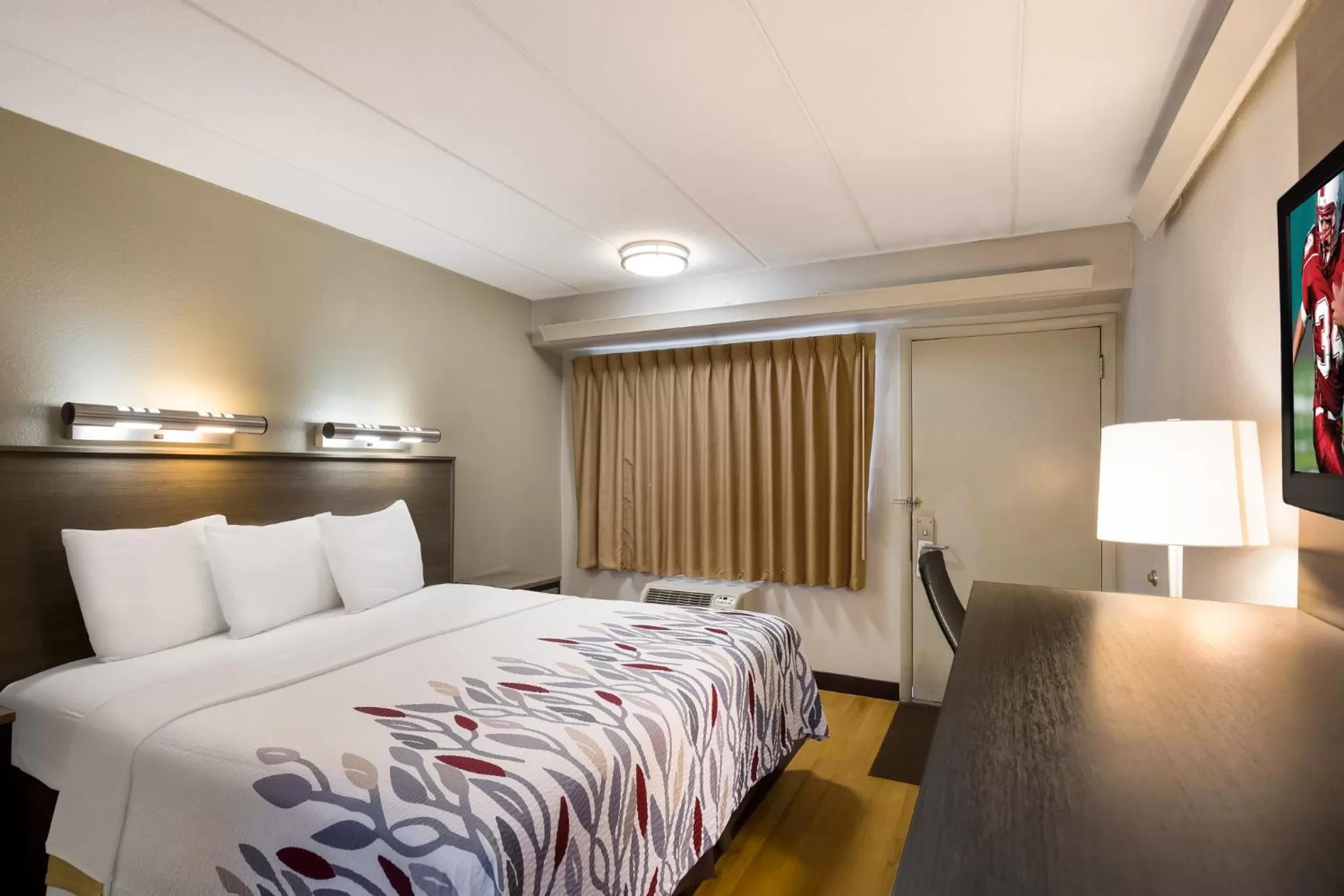 Bedroom, Bed in Red Roof Inn Wilkes-Barre Arena