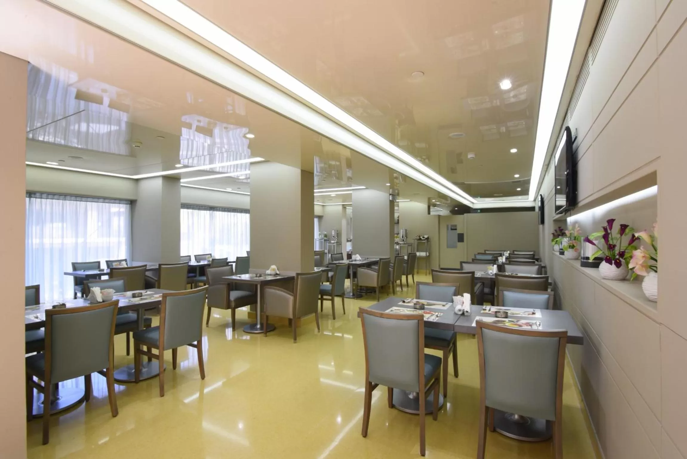 Restaurant/places to eat in Ramada by Wyndham Downtown Beirut