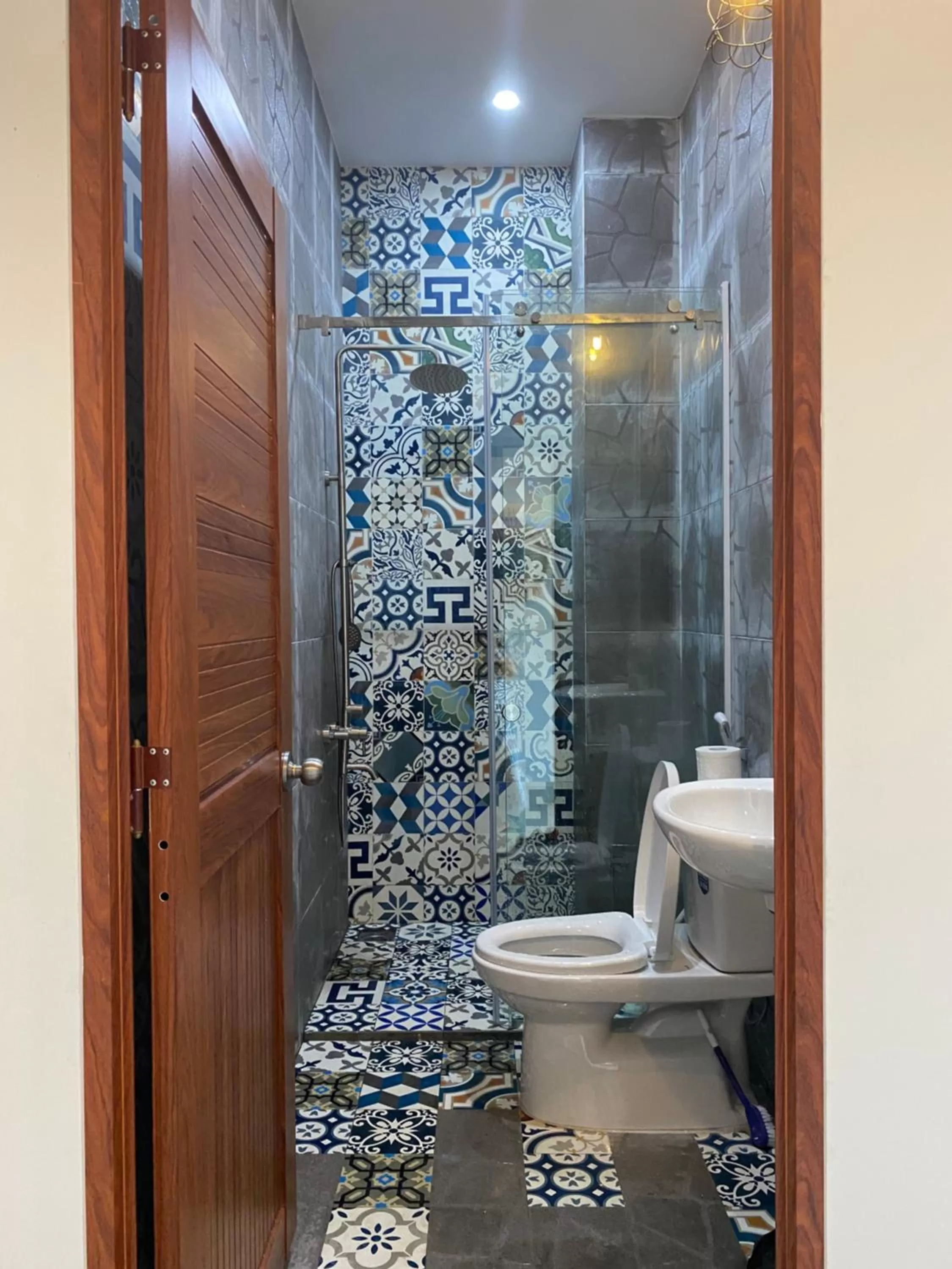 Bathroom in Emerald Boutique Stay 2