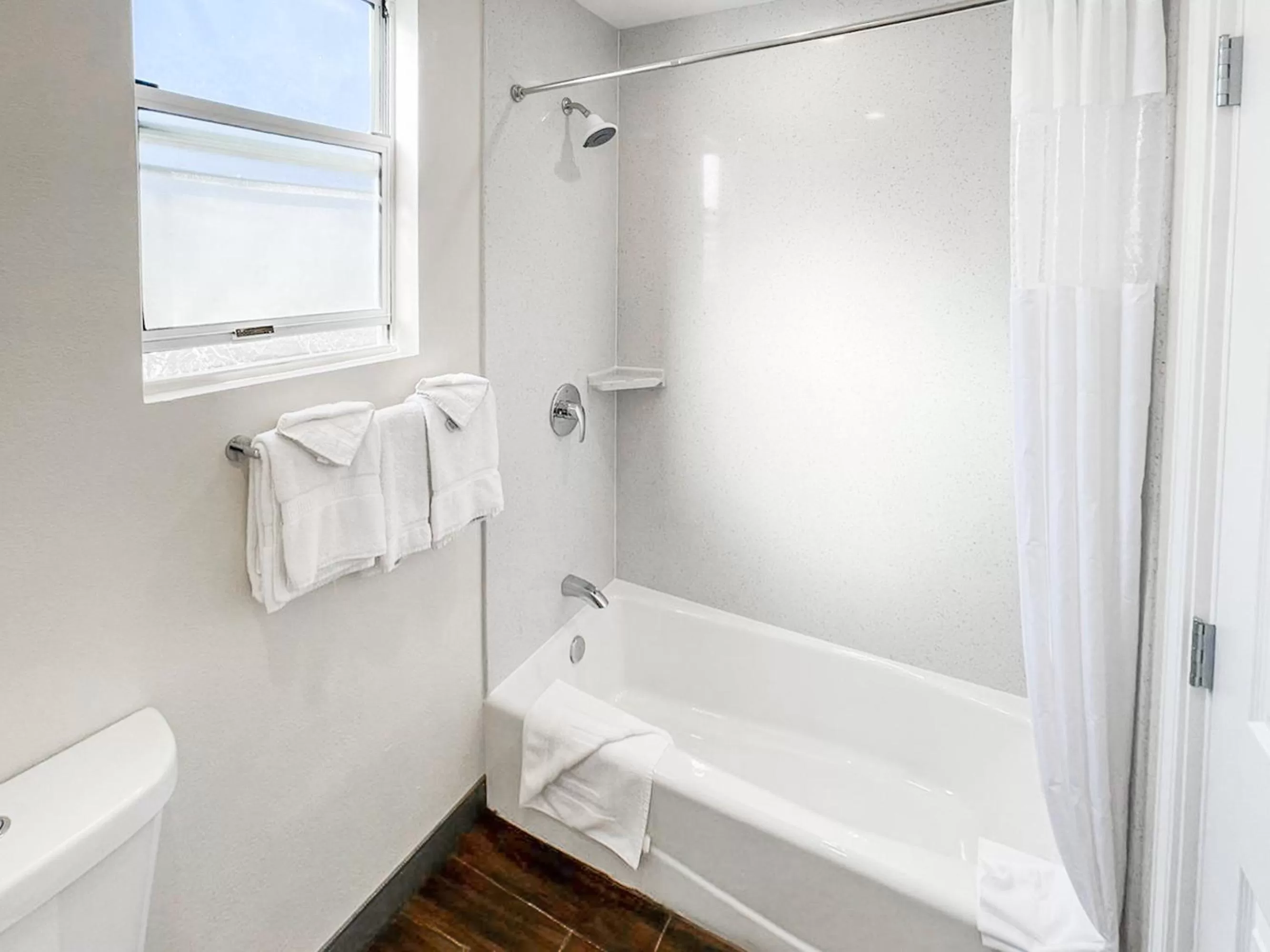 Bathroom in Creekside Inn Downtown