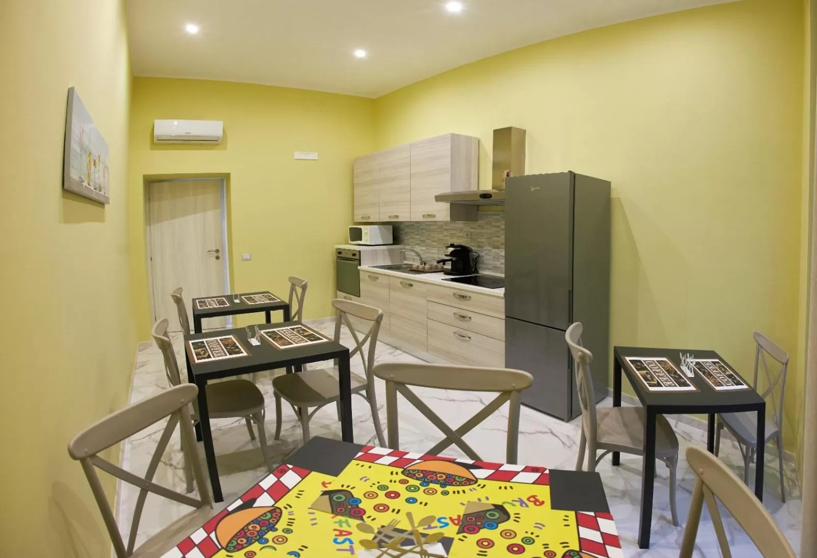 Kitchen or kitchenette, Dining Area in B&B Dint 'o core e Napule