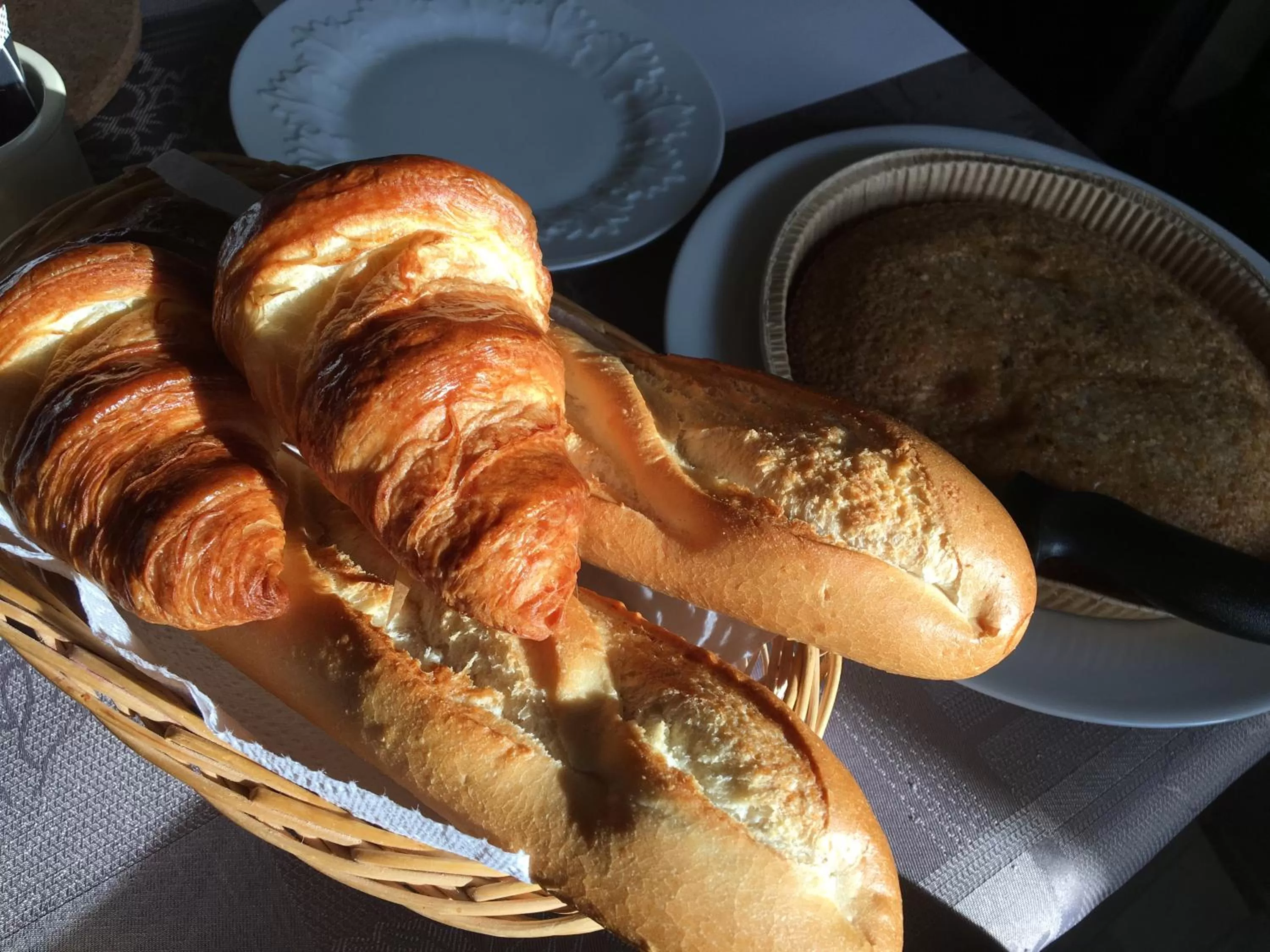 Family, Food in Les Chambres Lauryvan