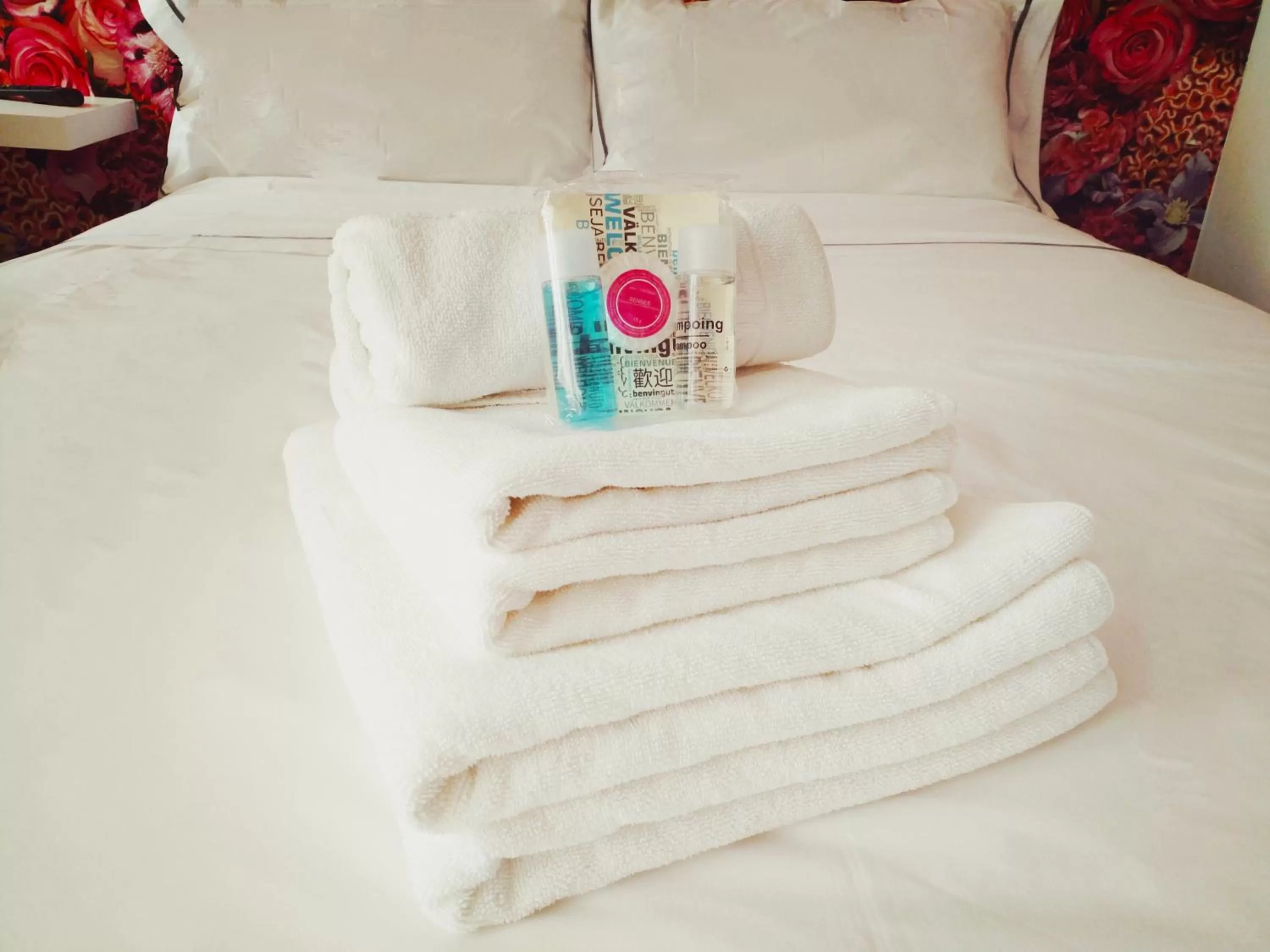 Decorative detail, Bed in Rin Rooms