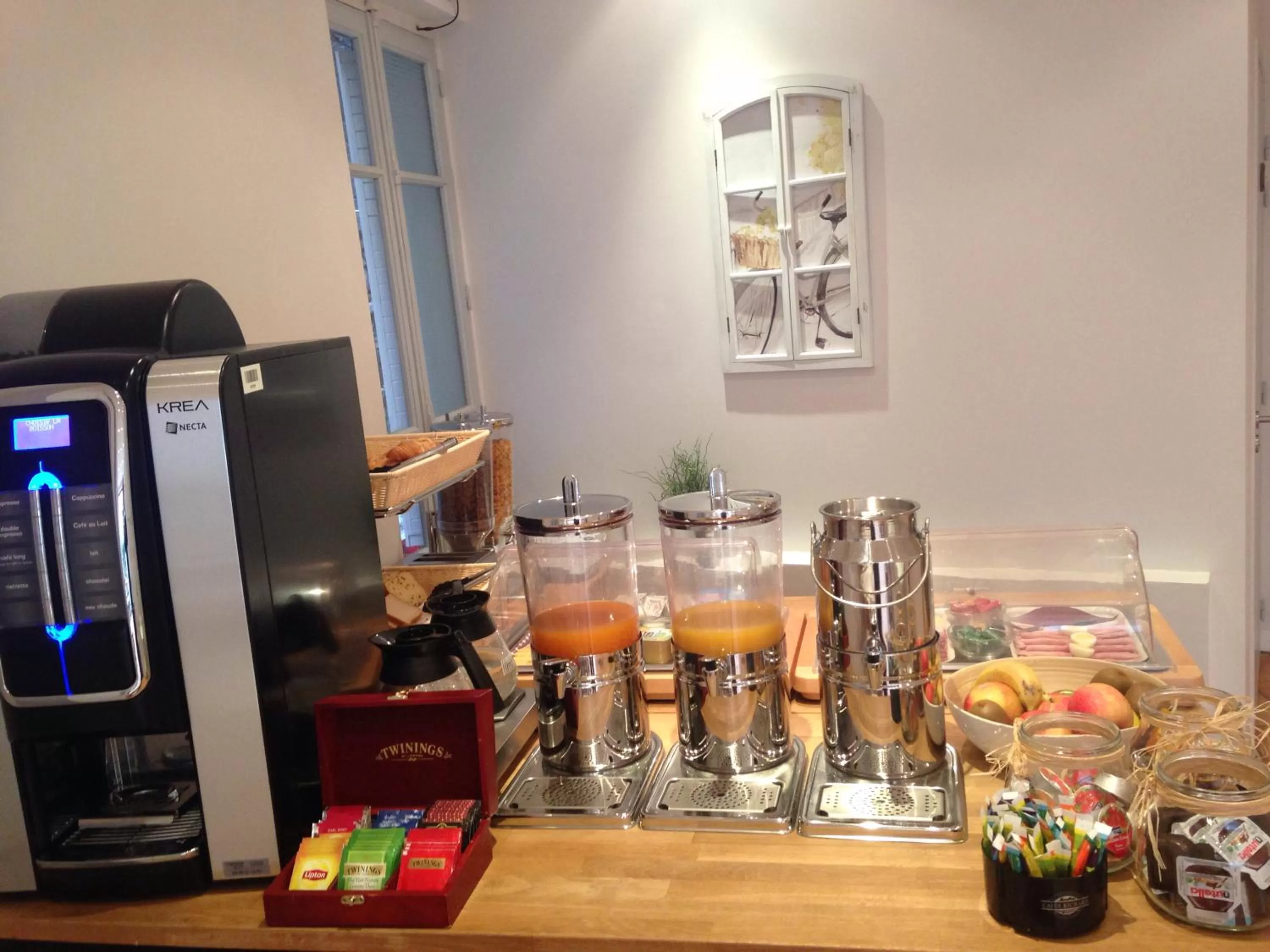 Buffet breakfast in Hôtel Central