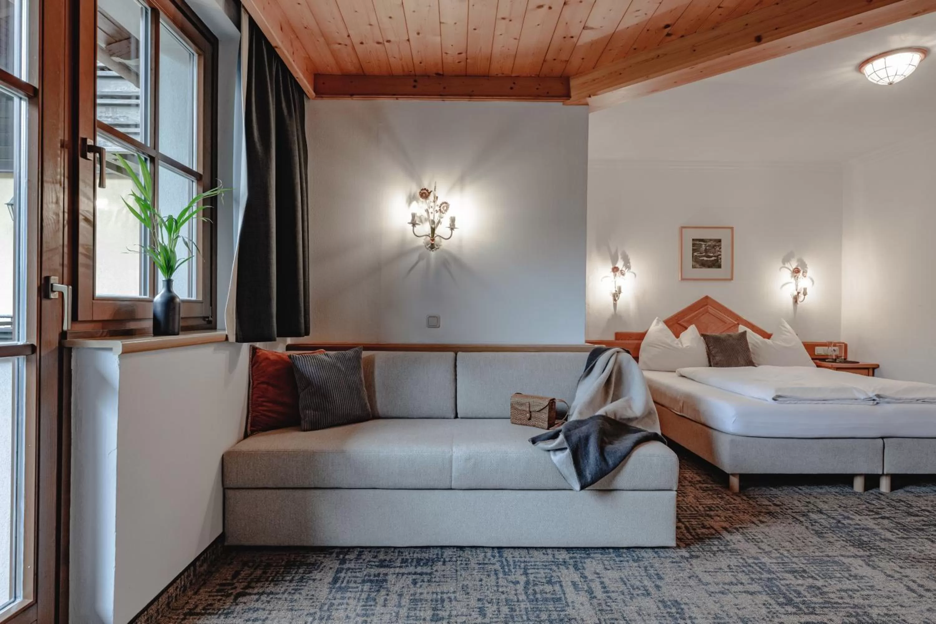 Photo of the whole room, Bed in Appartements KATHRIN