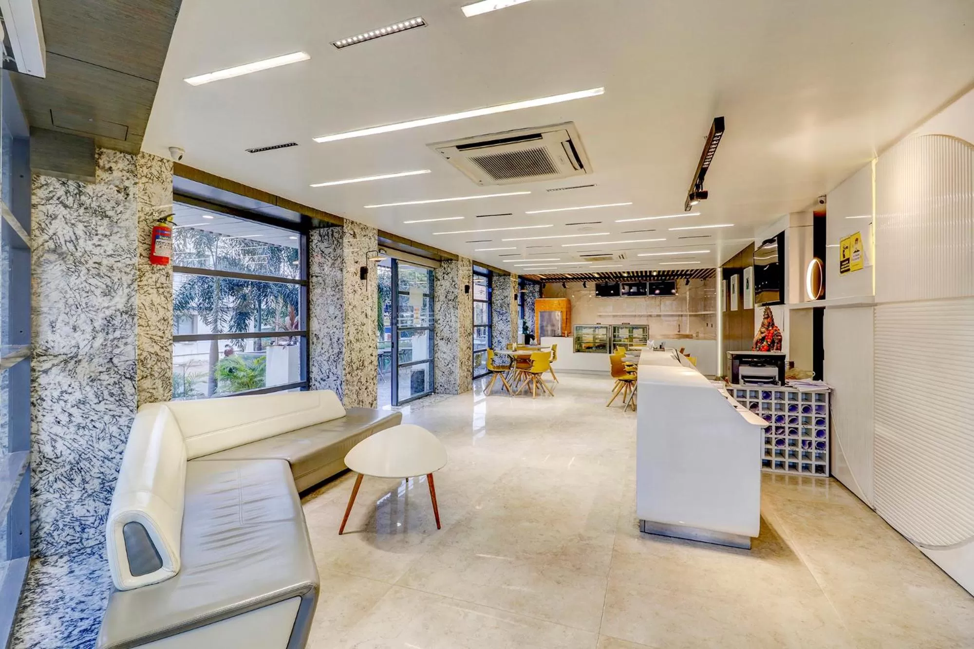 Lobby or reception in FabHotel Prime Oasis Blue