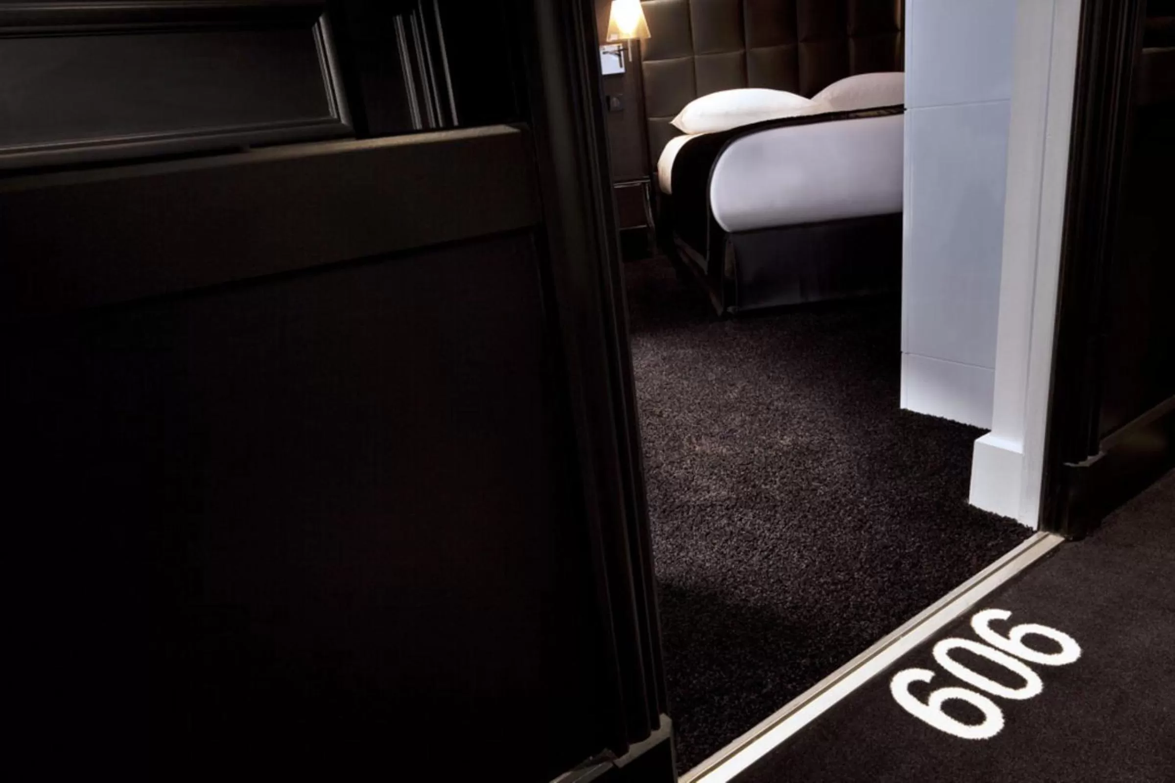 Photo of the whole room, Bed in First Hotel Paris Tour Eiffel