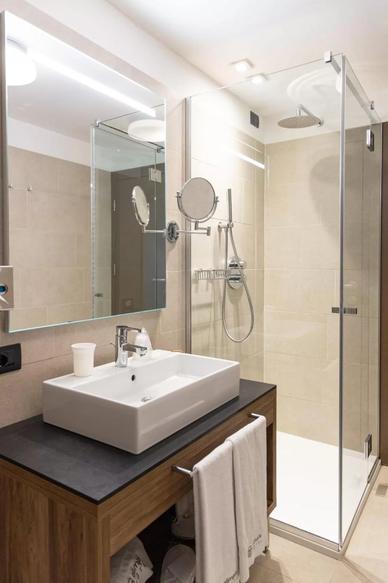 Shower in Olimpia Hotel