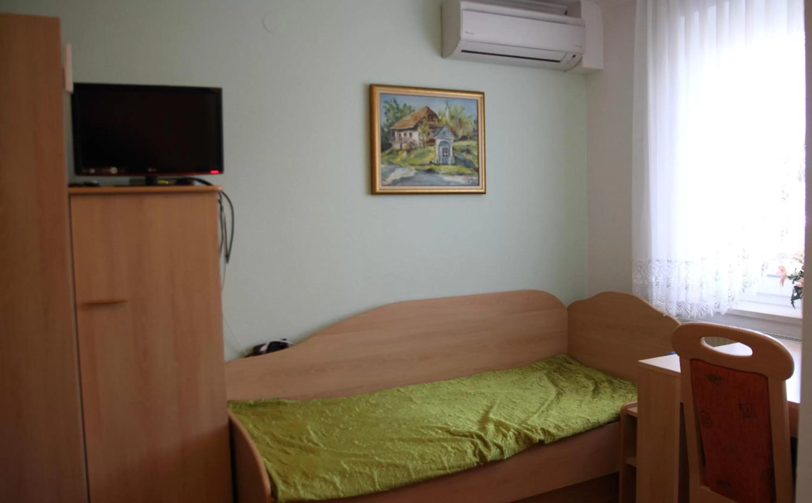 Bed in Rooms & Apartments Jana