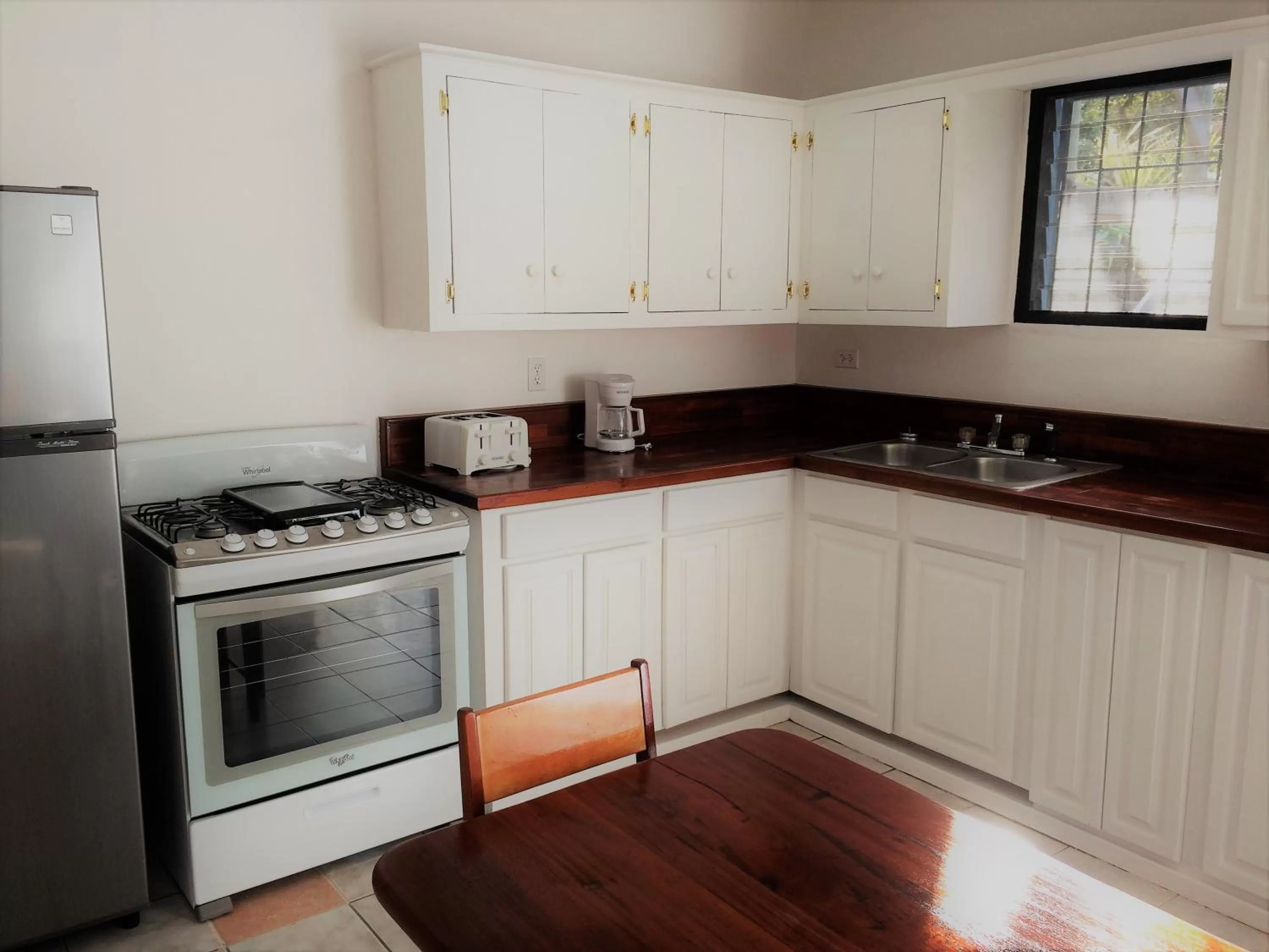 Kitchen/Kitchenette in Wild Orchid