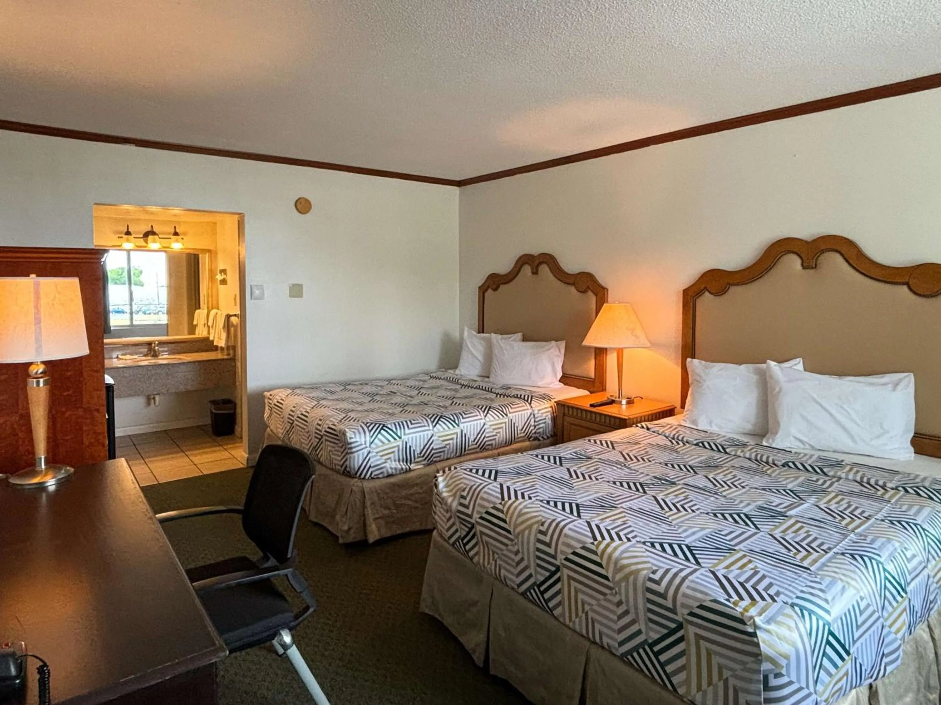 Bedroom, Bed in Americas Best Value Inn-Pocomoke City