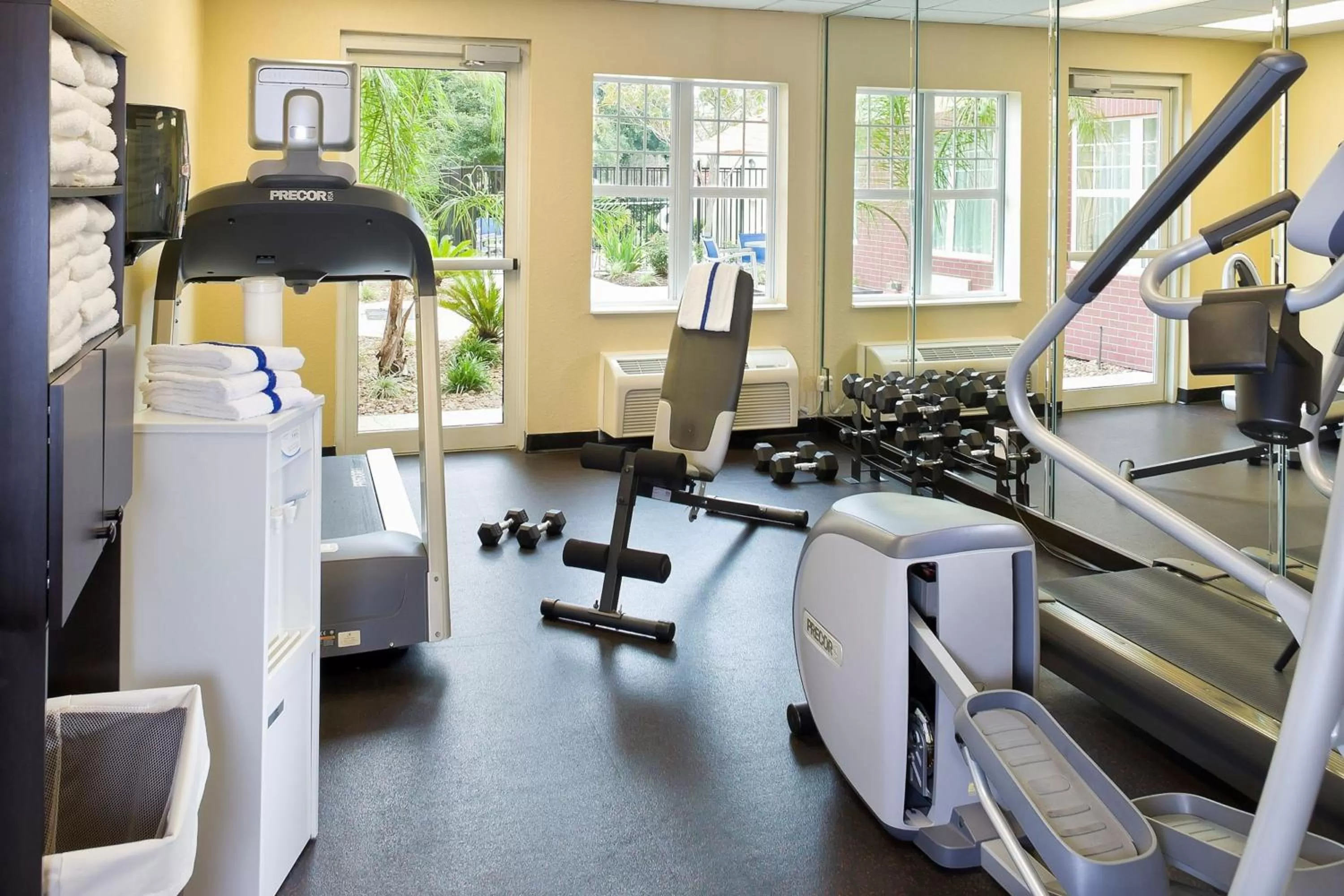 Fitness centre/facilities in Sonesta Simply Suites Houston Brookhollow