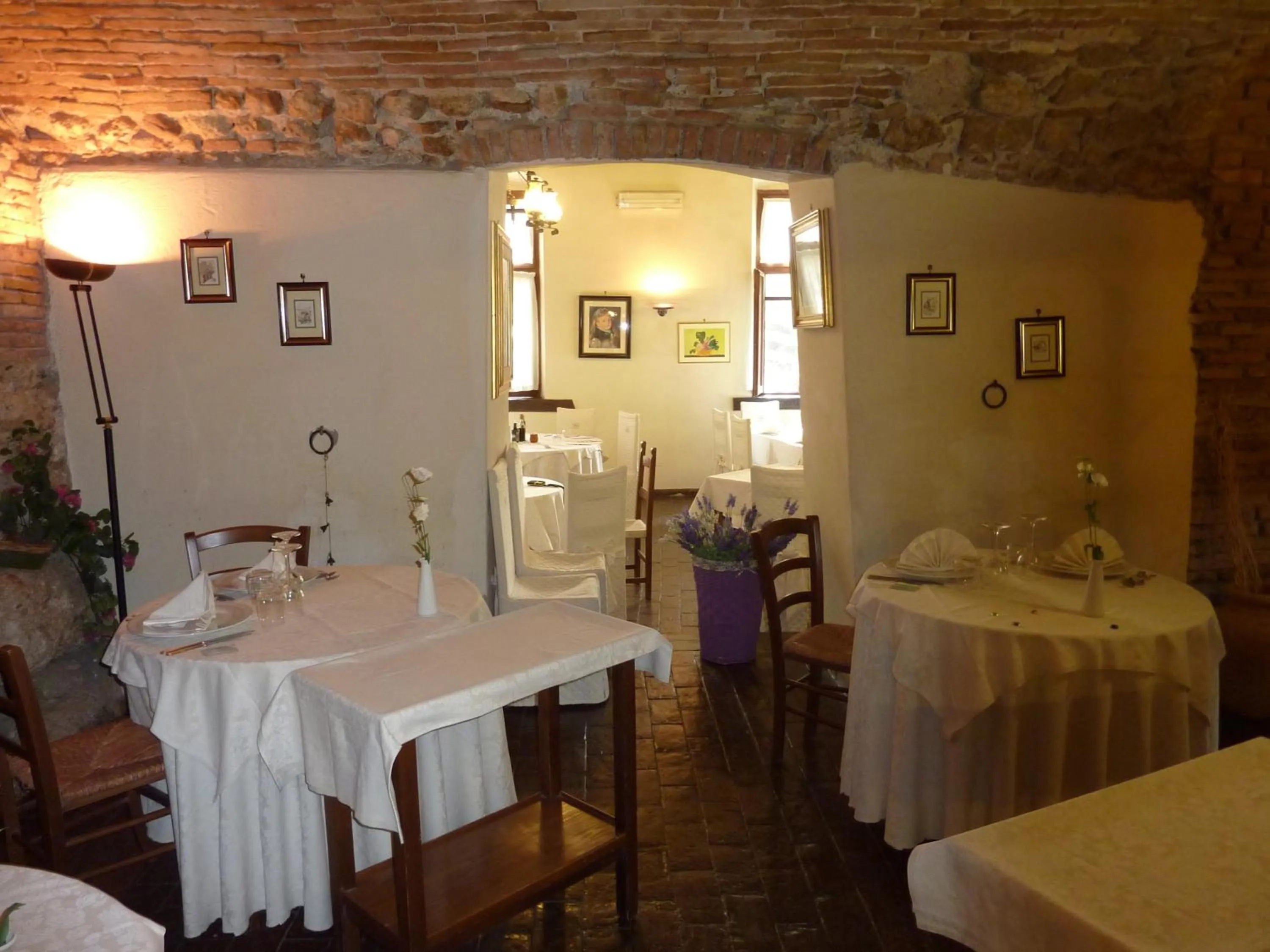 Banquet/Function facilities, Bed in La Rocca