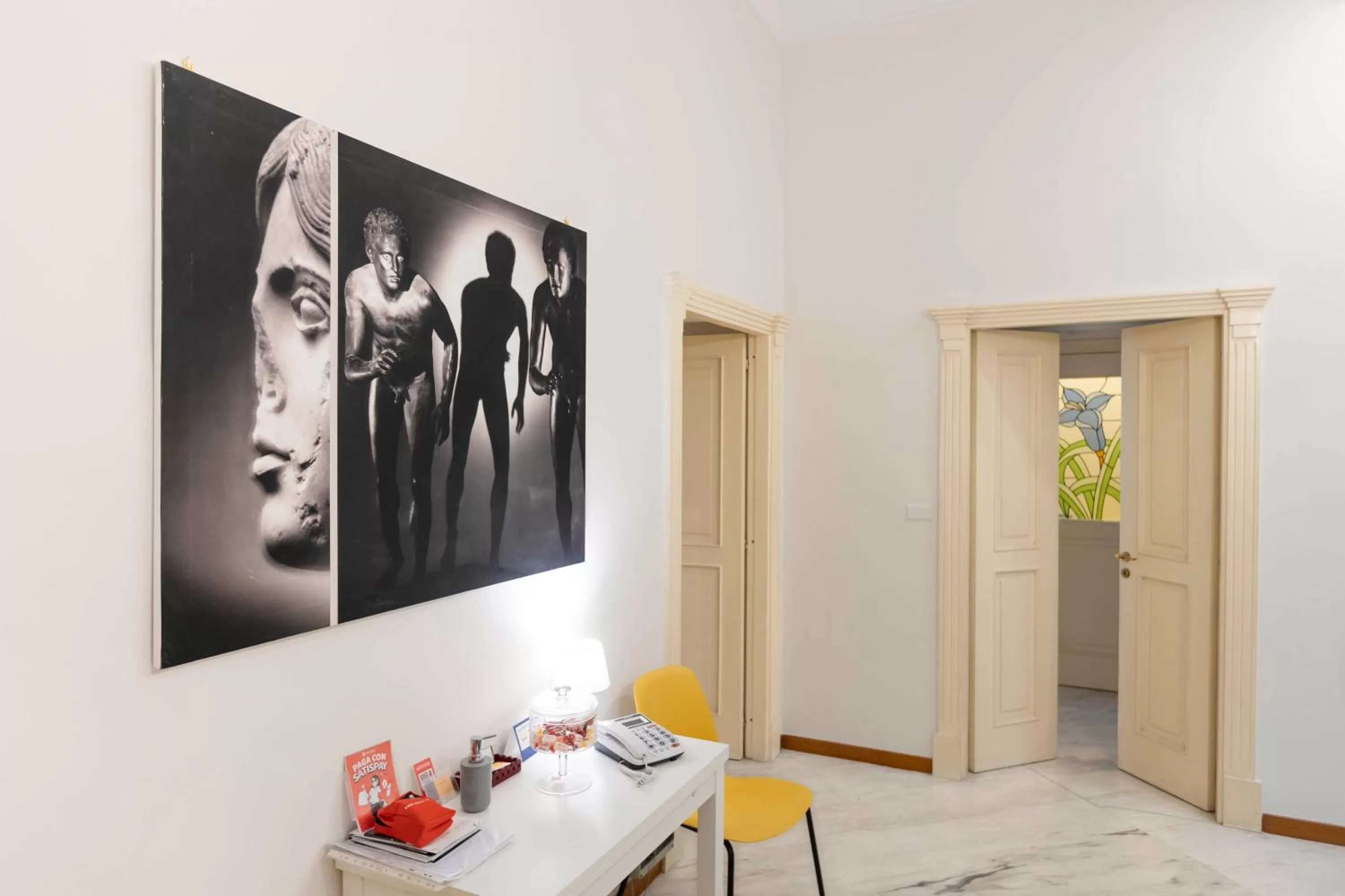 Lobby or reception in La Casa Del Sole A Mergellina