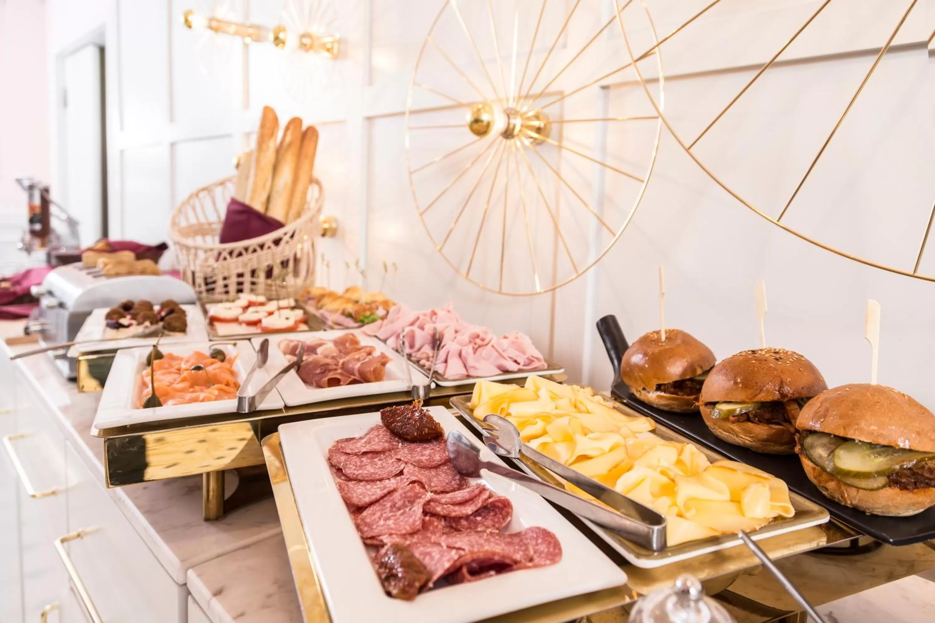 Breakfast in Hotel Cismigiu