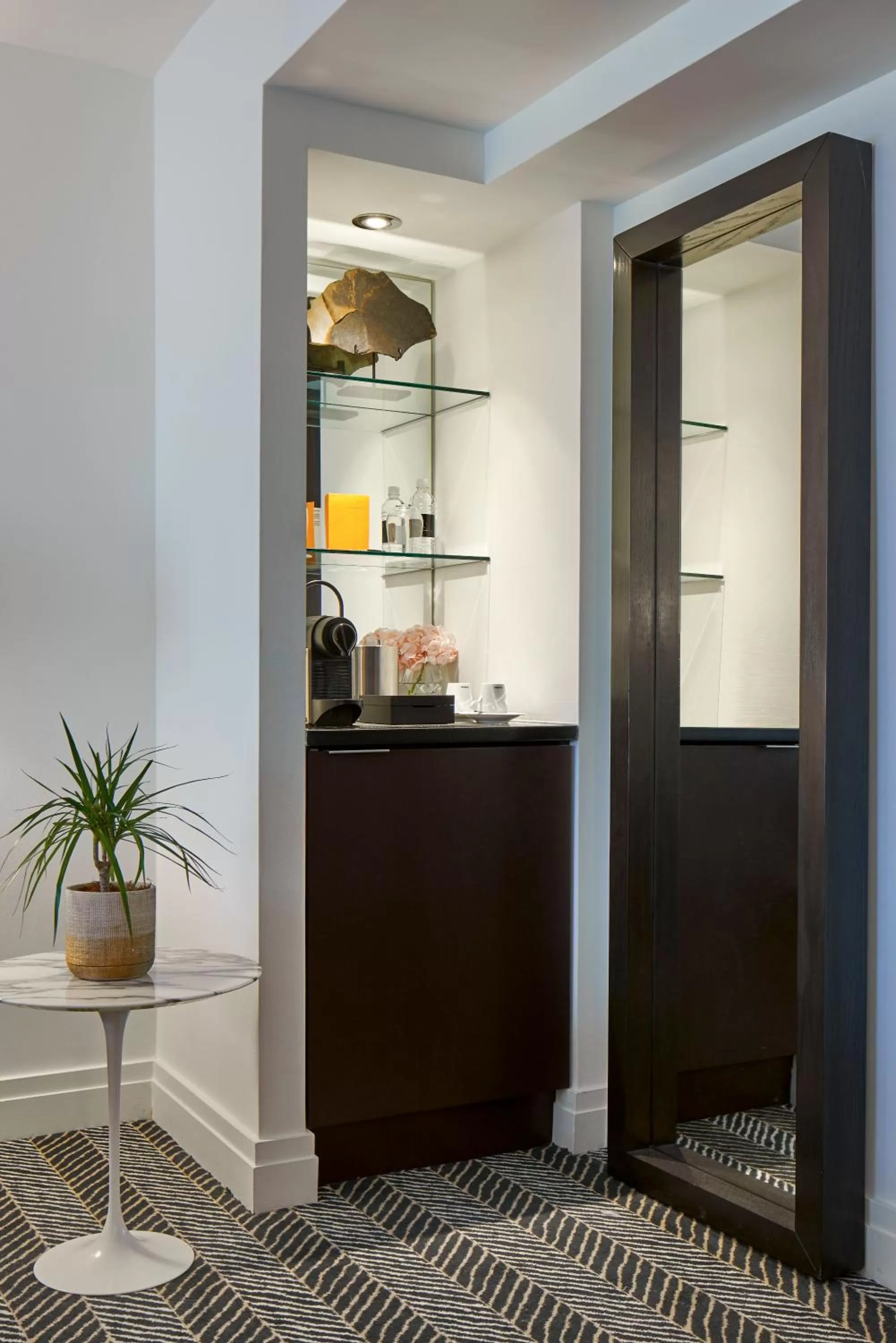 Living room in The Dupont Circle Hotel