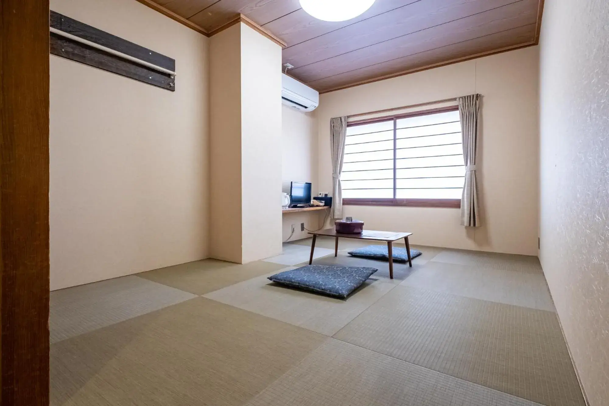 Japanese-Style Single Room with Shared Bathroom - single occupancy - Non-Smoking in Kawaguchiko Station Inn Japanese-Style Single Room with Shared Bathroom - single occupancy - Non-Smoking in Kawaguchiko Station Inn
