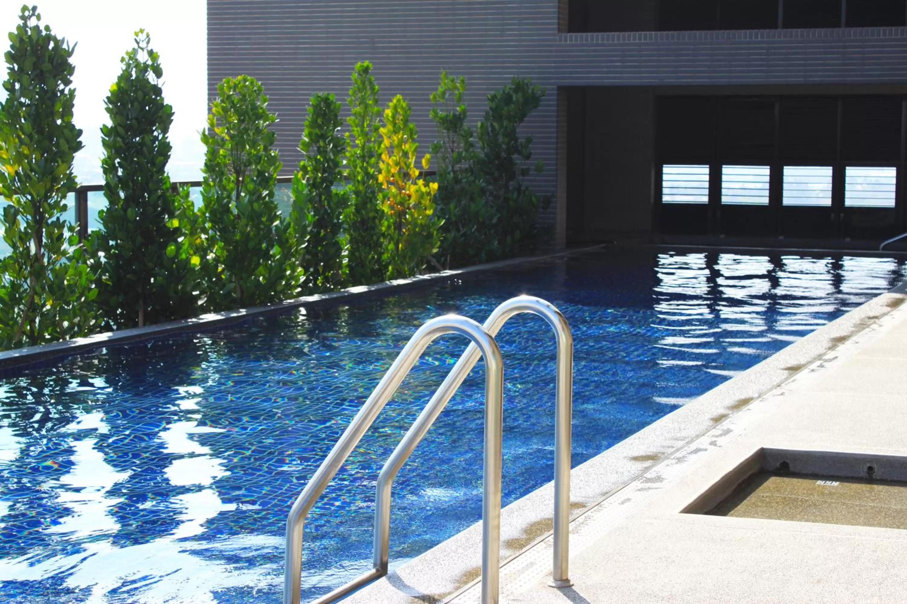 Swimming pool in Golden Tulip Zhong Xin Hotel Taichung