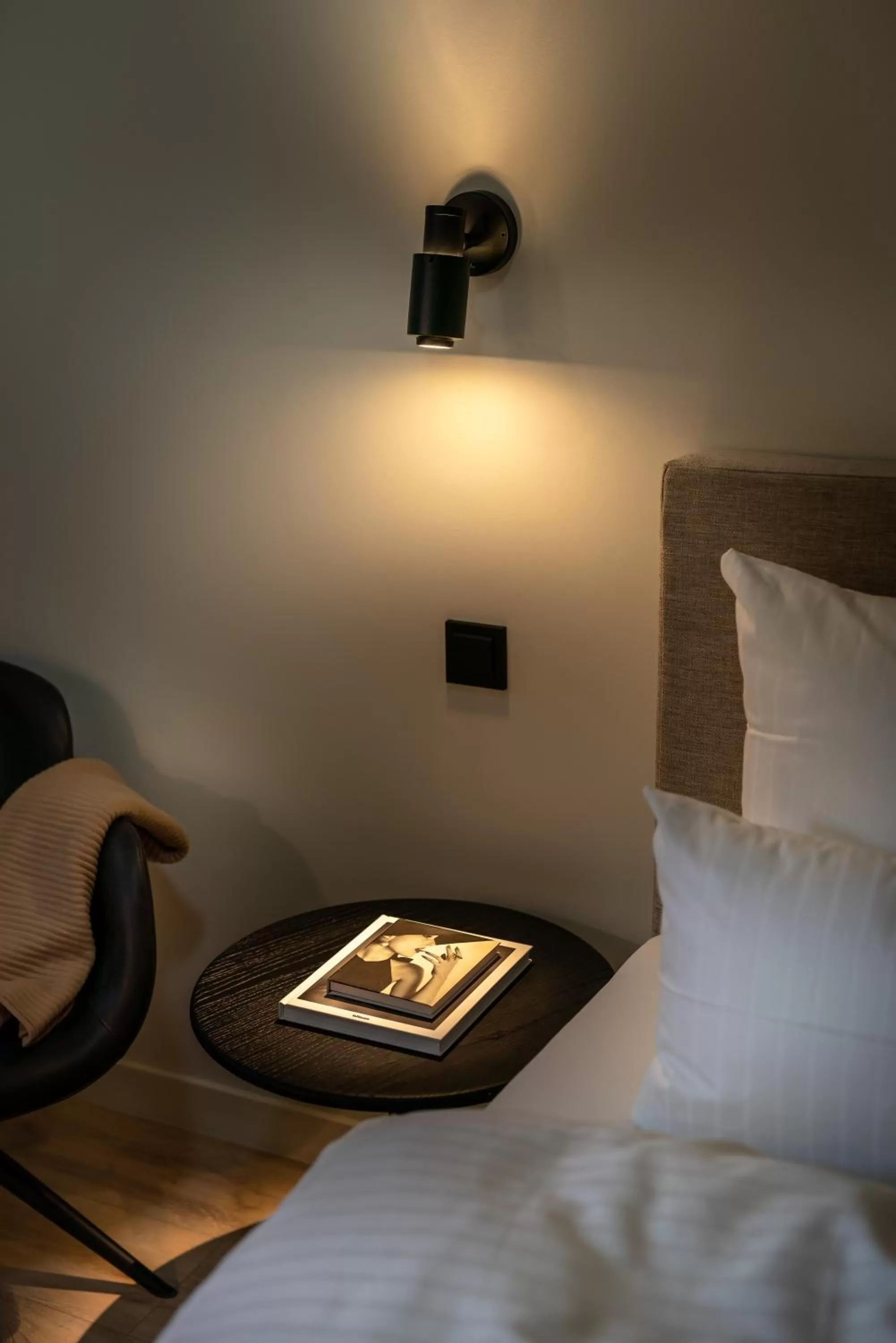 Seating area, Bed in THE ADAMS - Self Check In Hotel