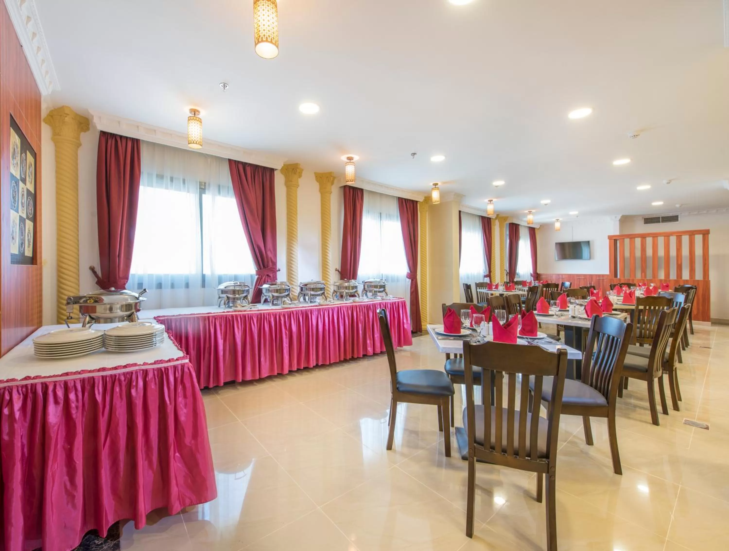 Restaurant/places to eat in Royal Tulip Hotel LLC