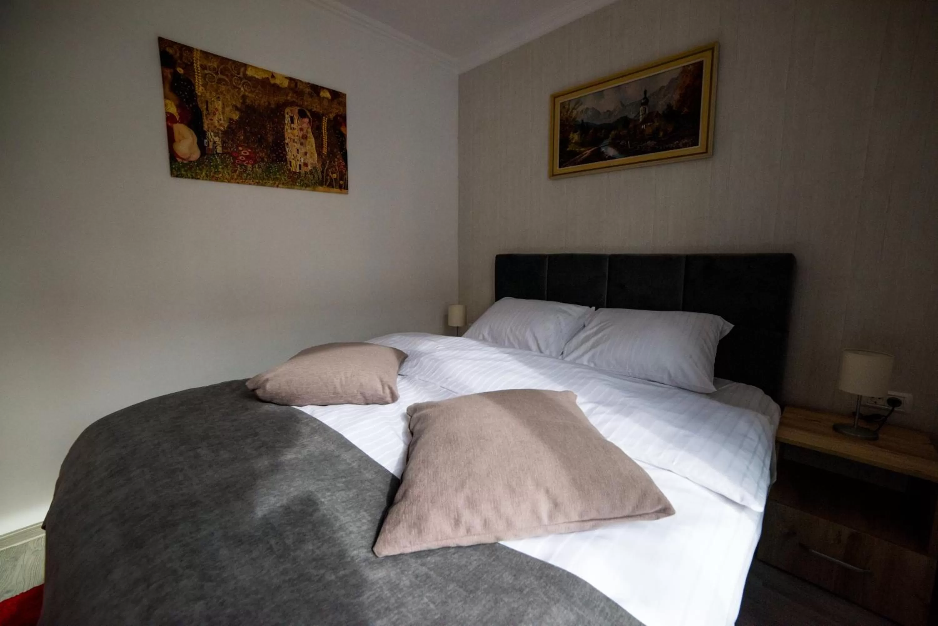 Bed in compleX living aparthotel