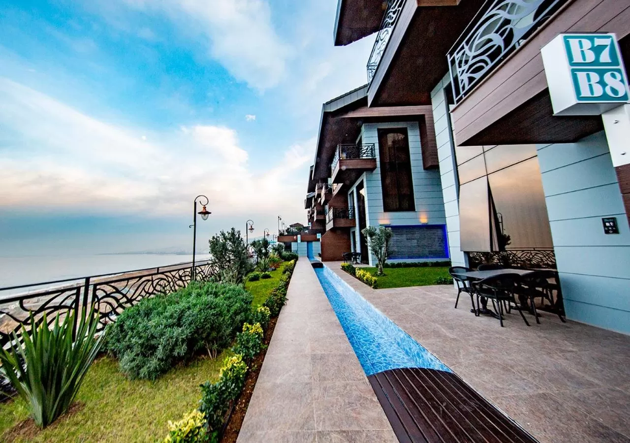 Property building in Peerless Villas Hotel