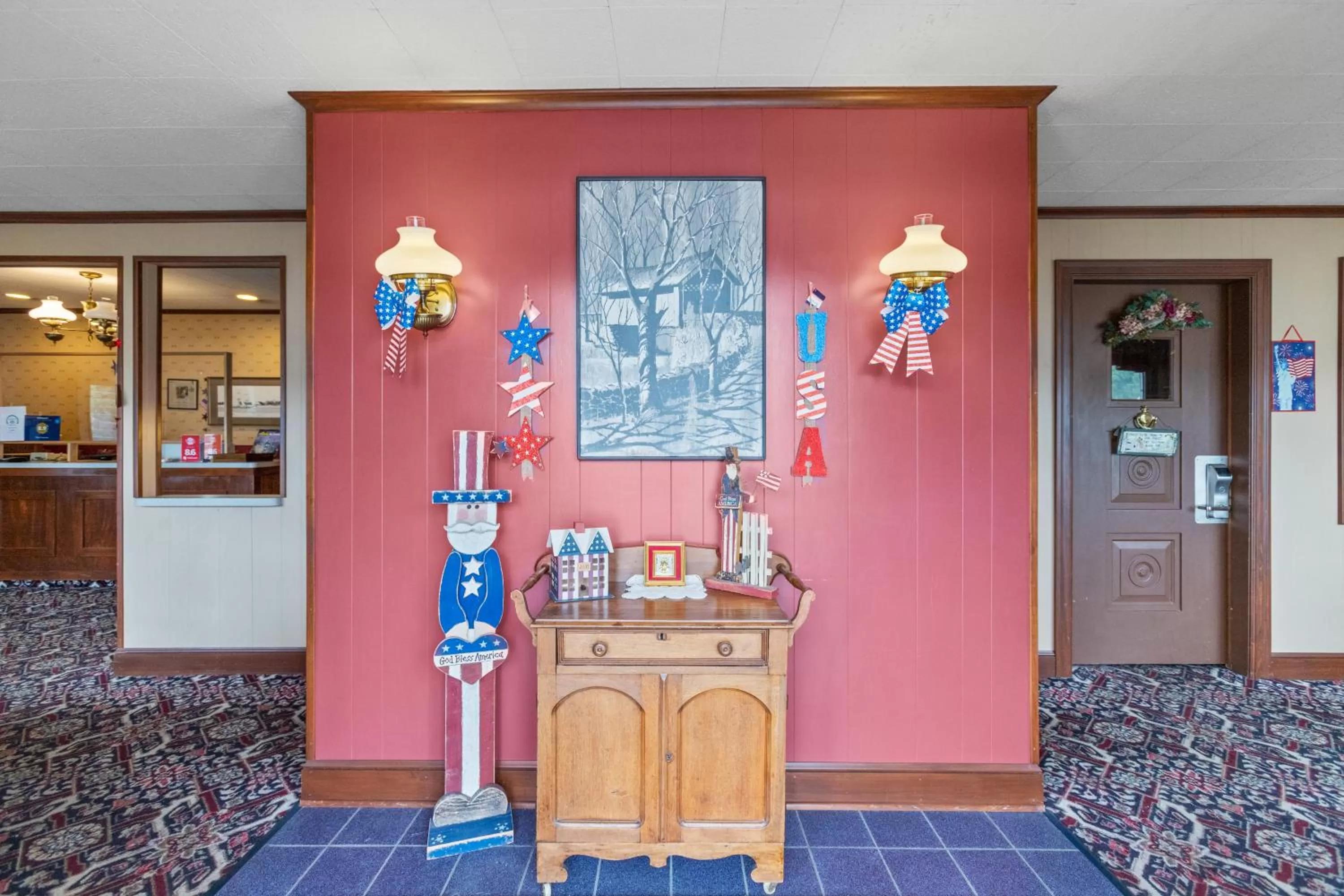 Lobby or reception in Glass House Inn Erie Near I-90 & I-79