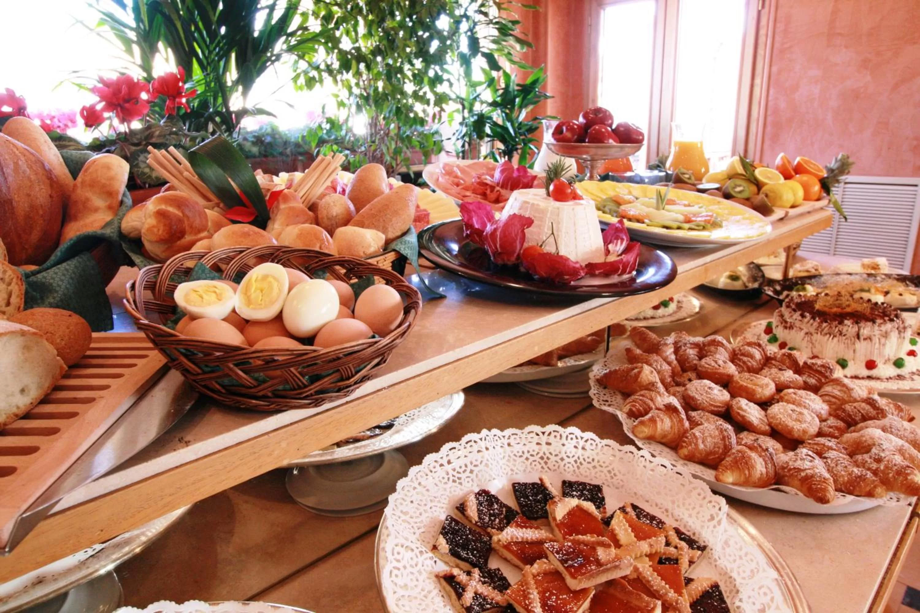 Food in Hotel Diana Roof Garden