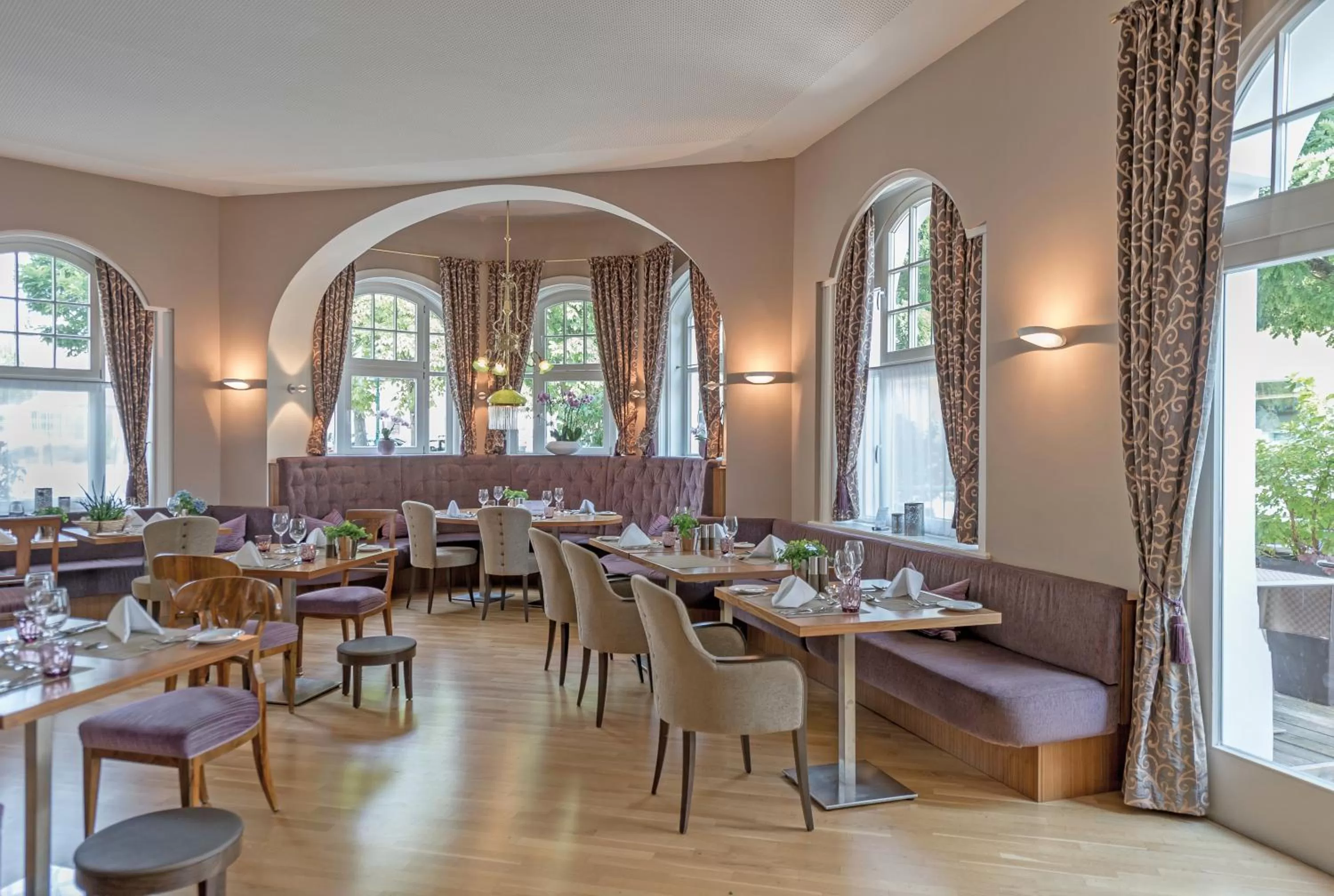 Restaurant/Places to Eat in La Pura Women's Health Resort Kamptal