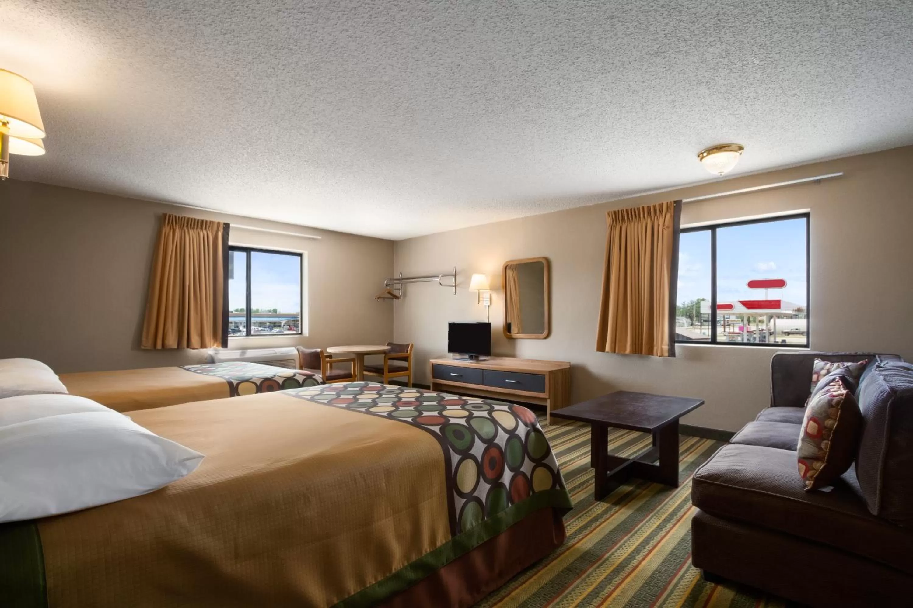 Photo of the whole room, Bed in Super 8 by Wyndham Blackwell