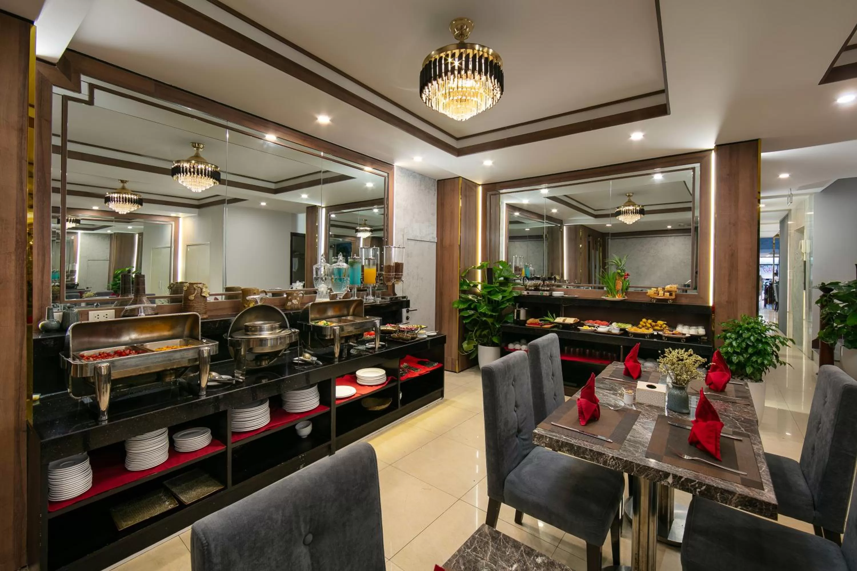 Restaurant/places to eat in Hanoi La Palm Premier Hotel & Spa