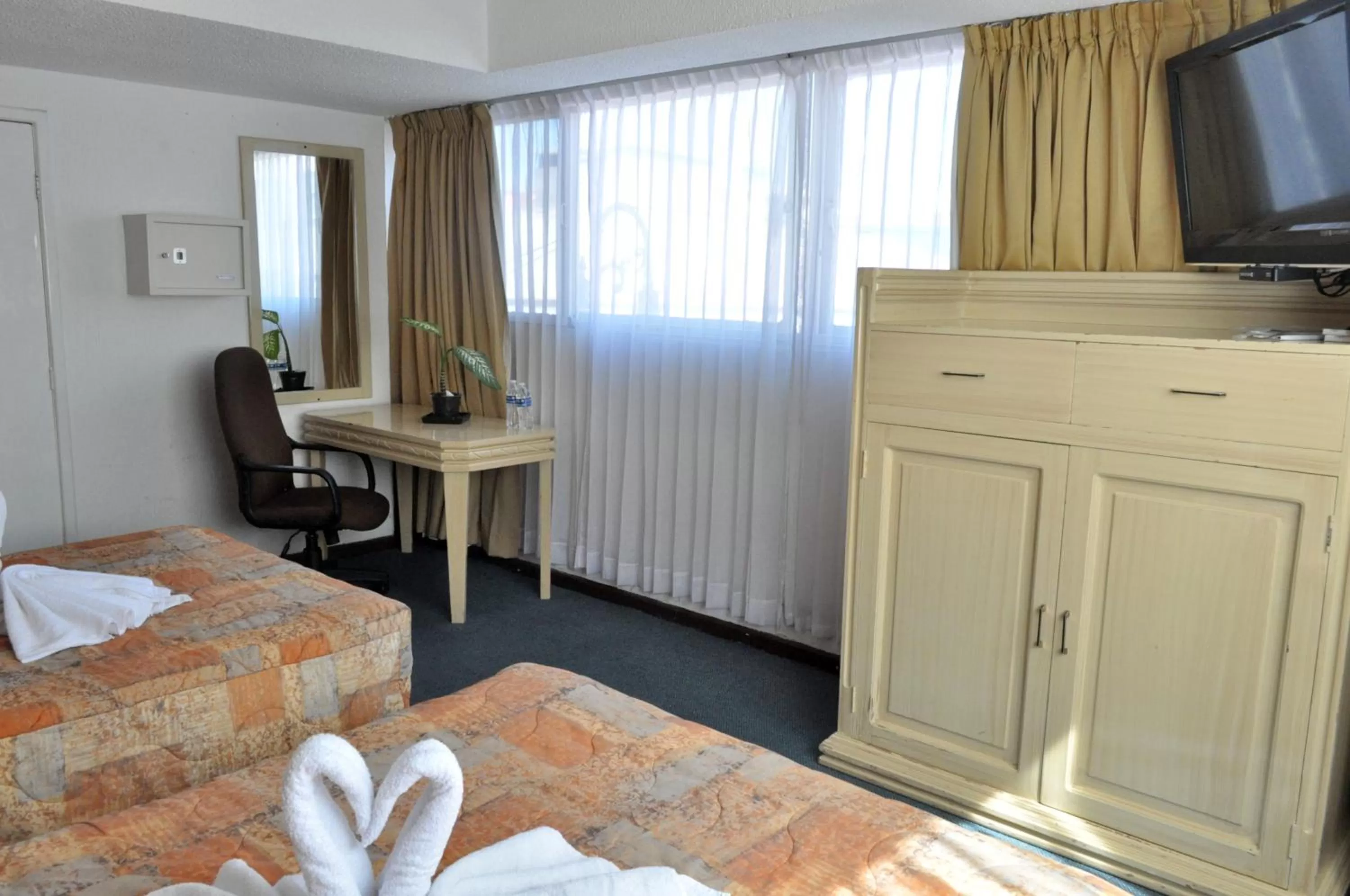 Staff, Bed in Hotel María Teresa