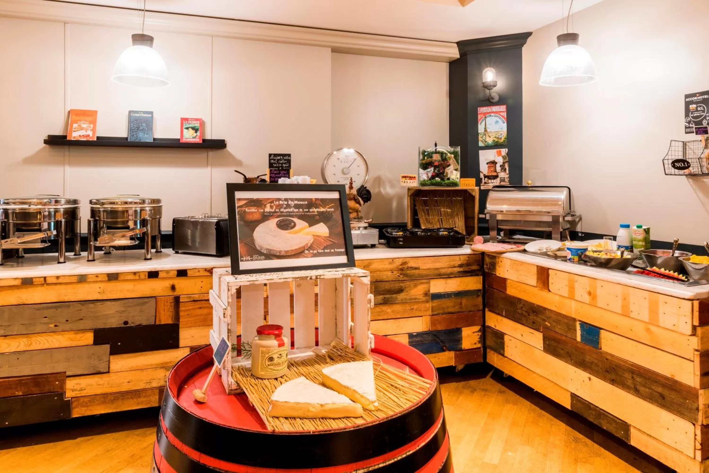 Restaurant/places to eat in Mercure Paris Roissy CDG