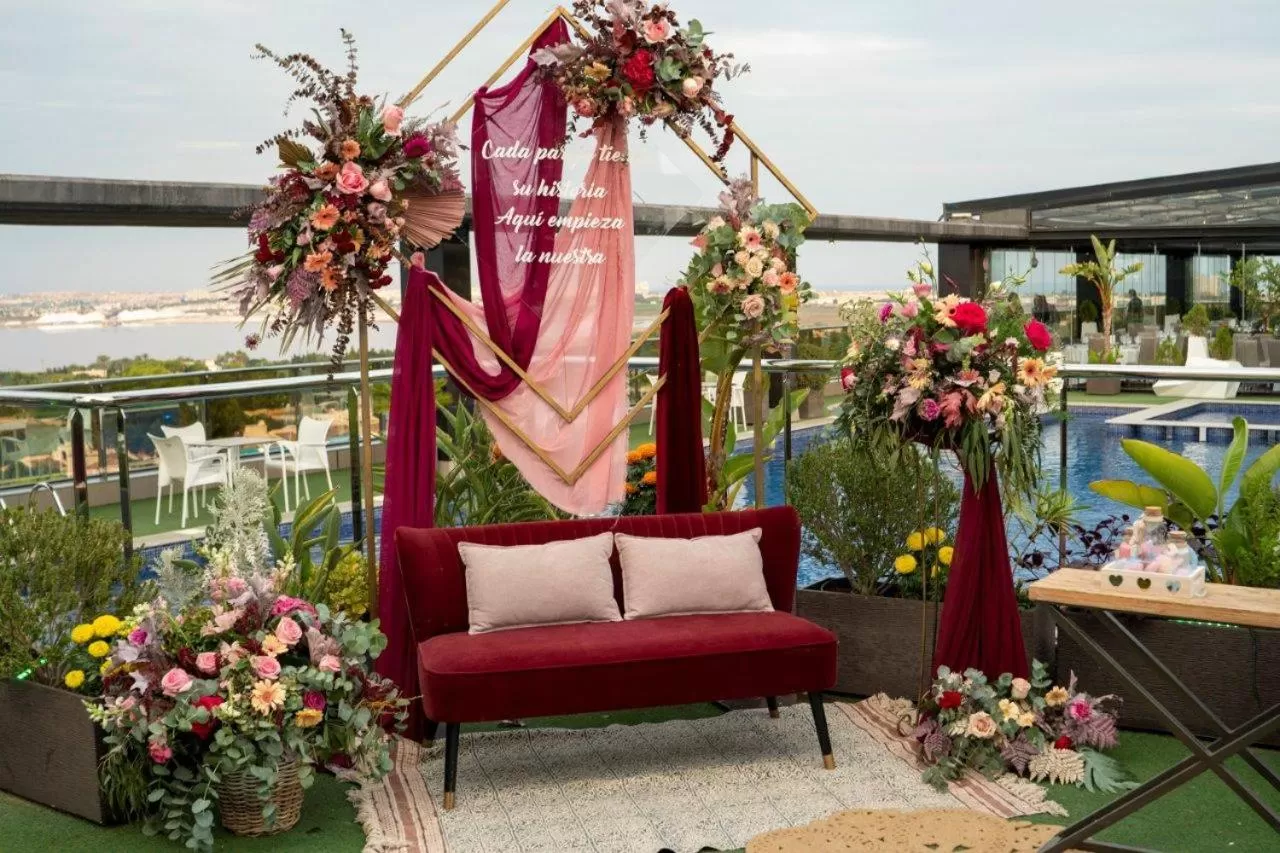 Area and facilities in Dña Monse Hotel Spa & Golf