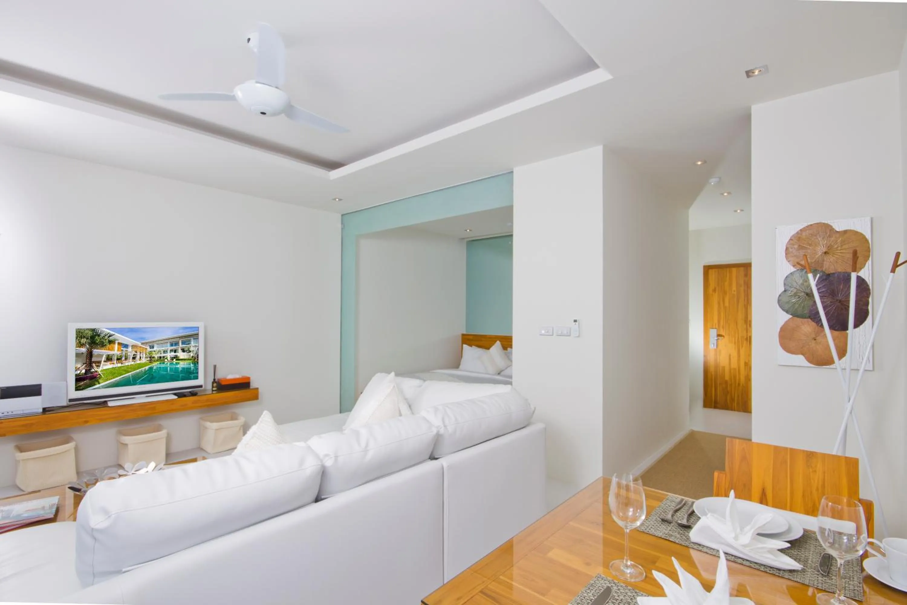 Dining area, Bed in Chi Samui Resort