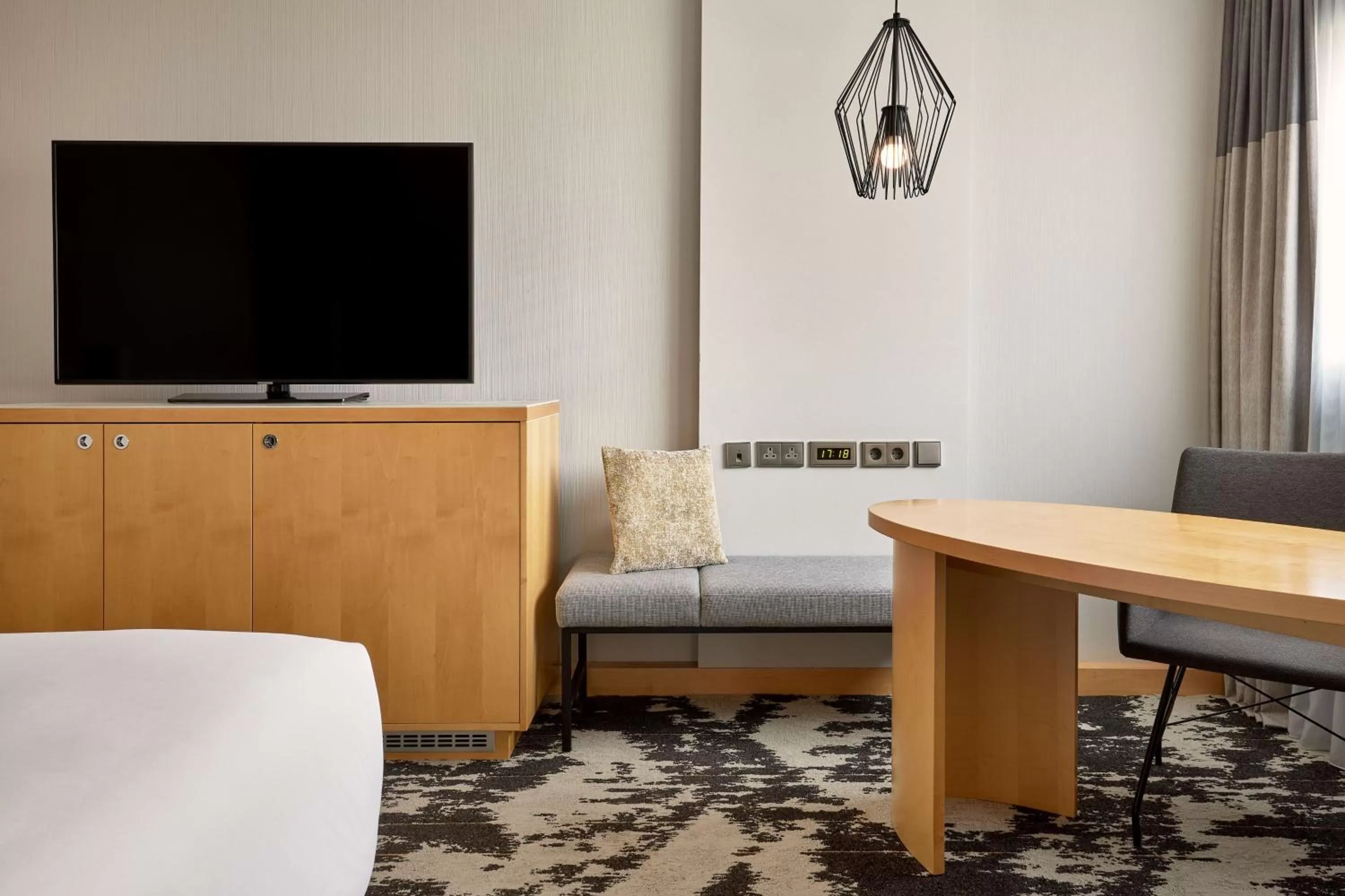 Photo of the whole room, Bed in Sheraton Frankfurt Airport Hotel & Conference Center