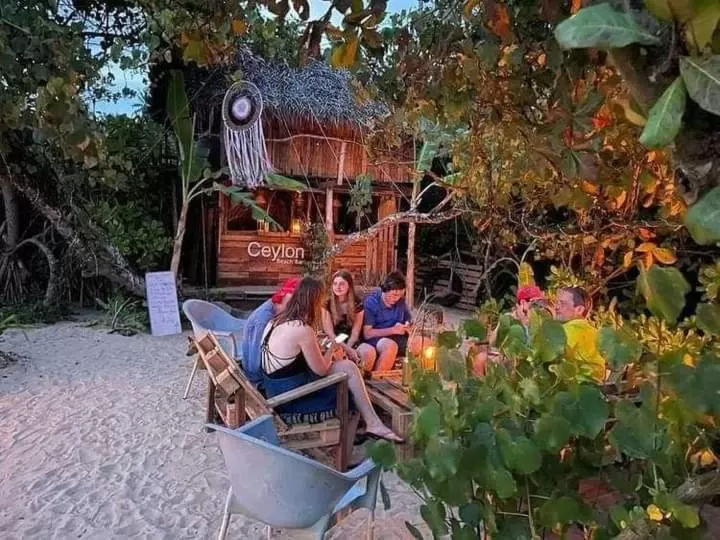 People in Weligama Bay Watsila Resort