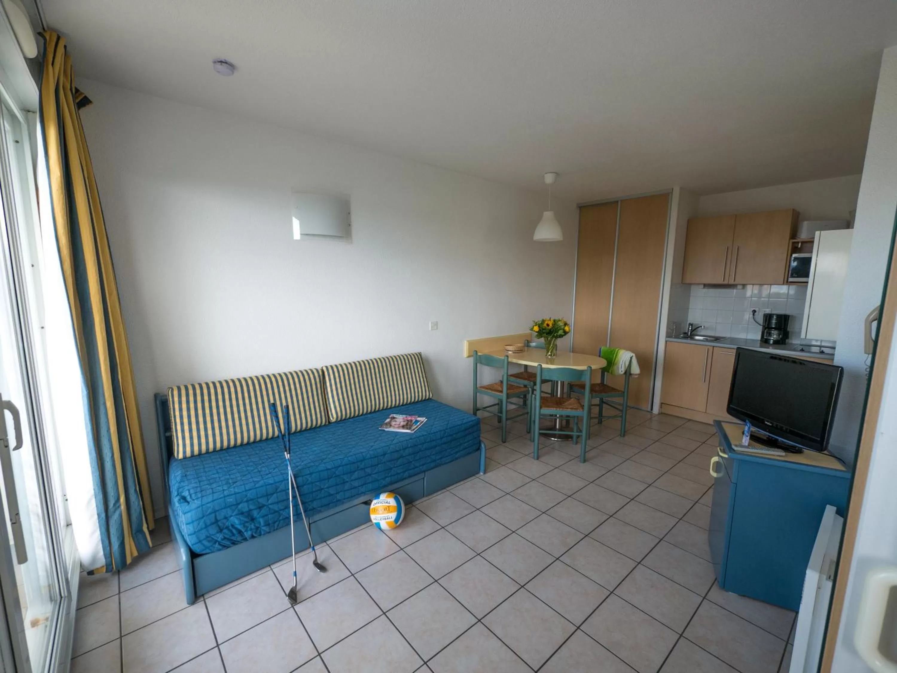 Kitchen or kitchenette in Résidence Mer & Golf Eugénie