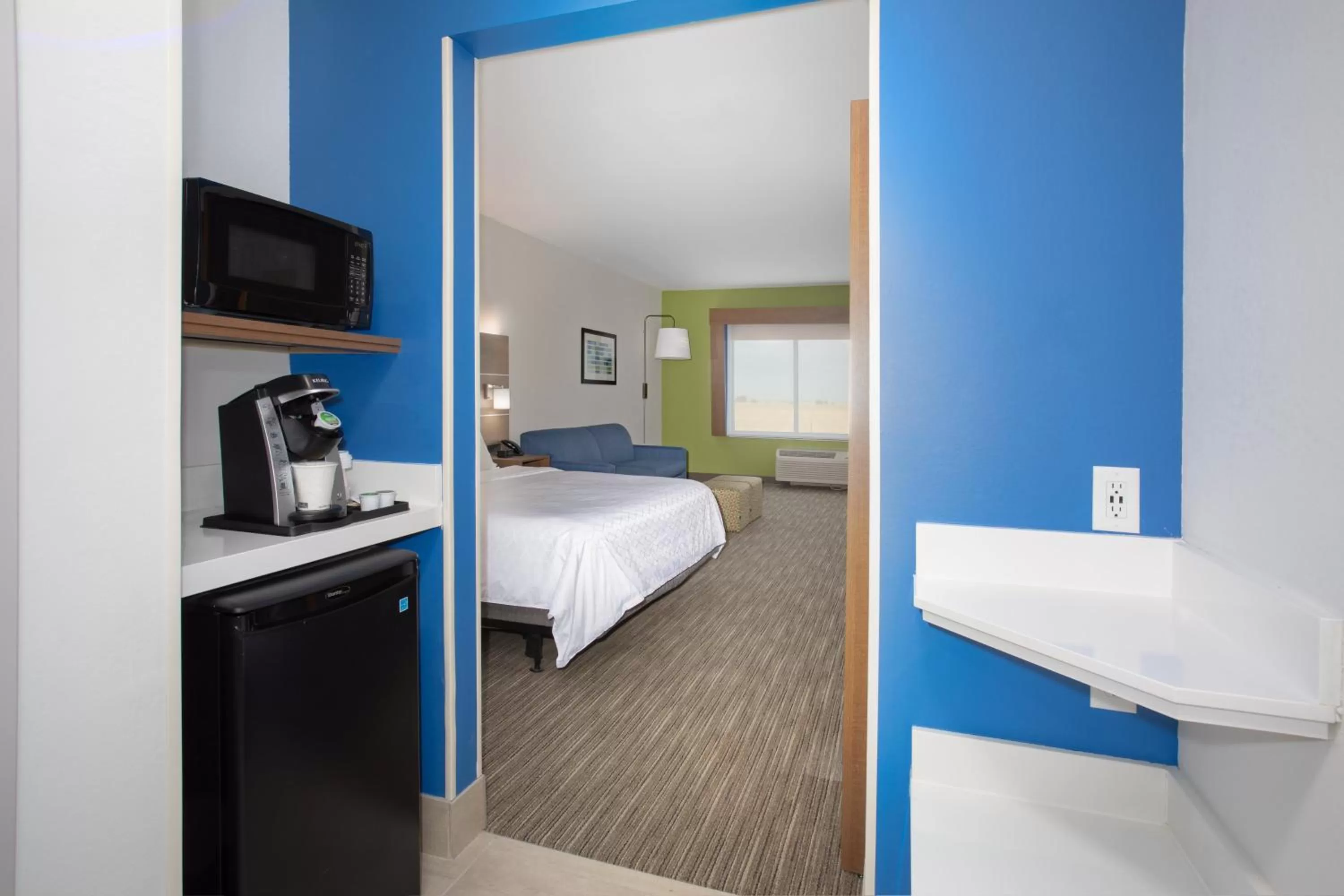 Bedroom, Bed in Holiday Inn Express & Suites - Goodland I-70 by IHG