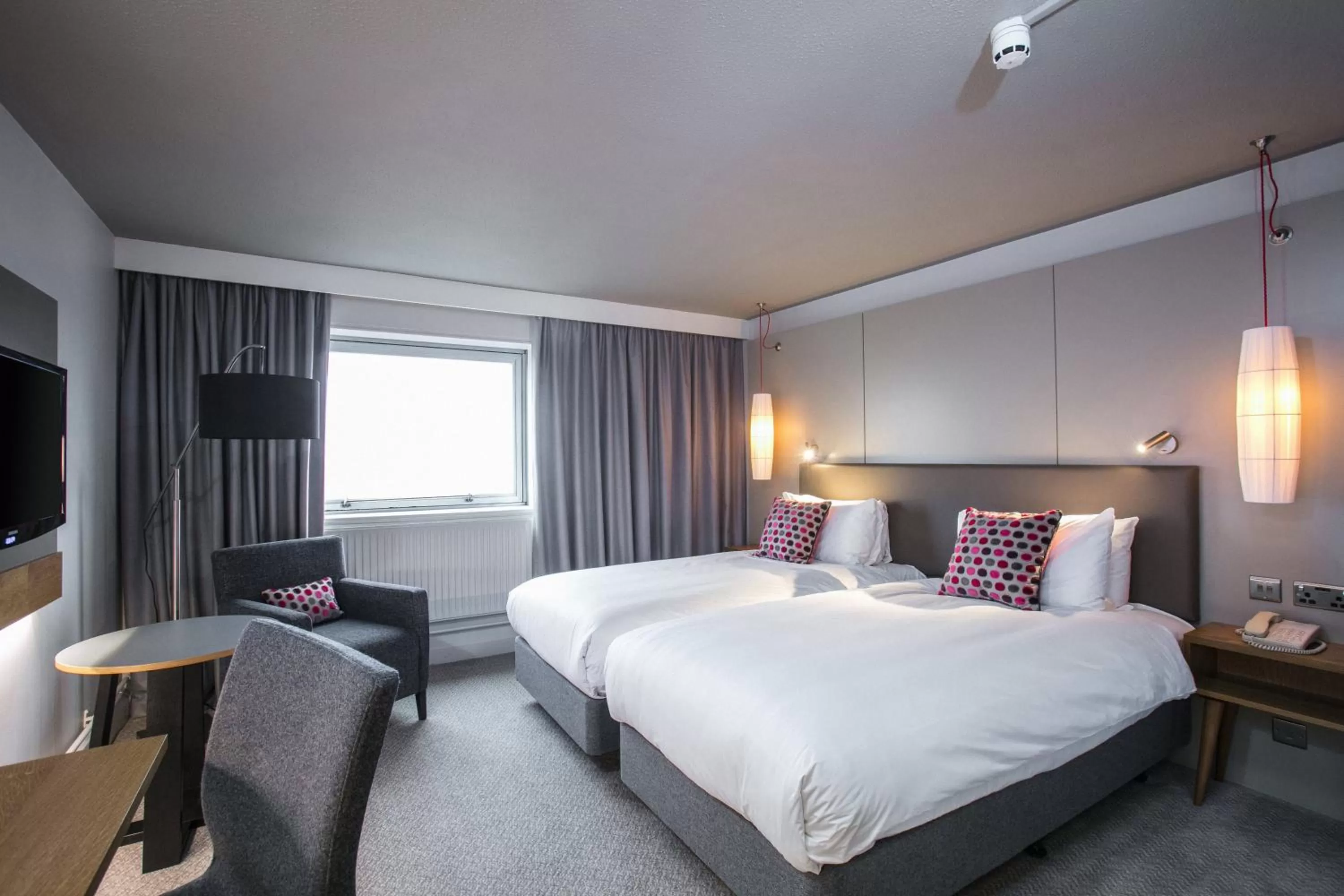 Photo of the whole room, Bed in Crowne Plaza Harrogate by IHG