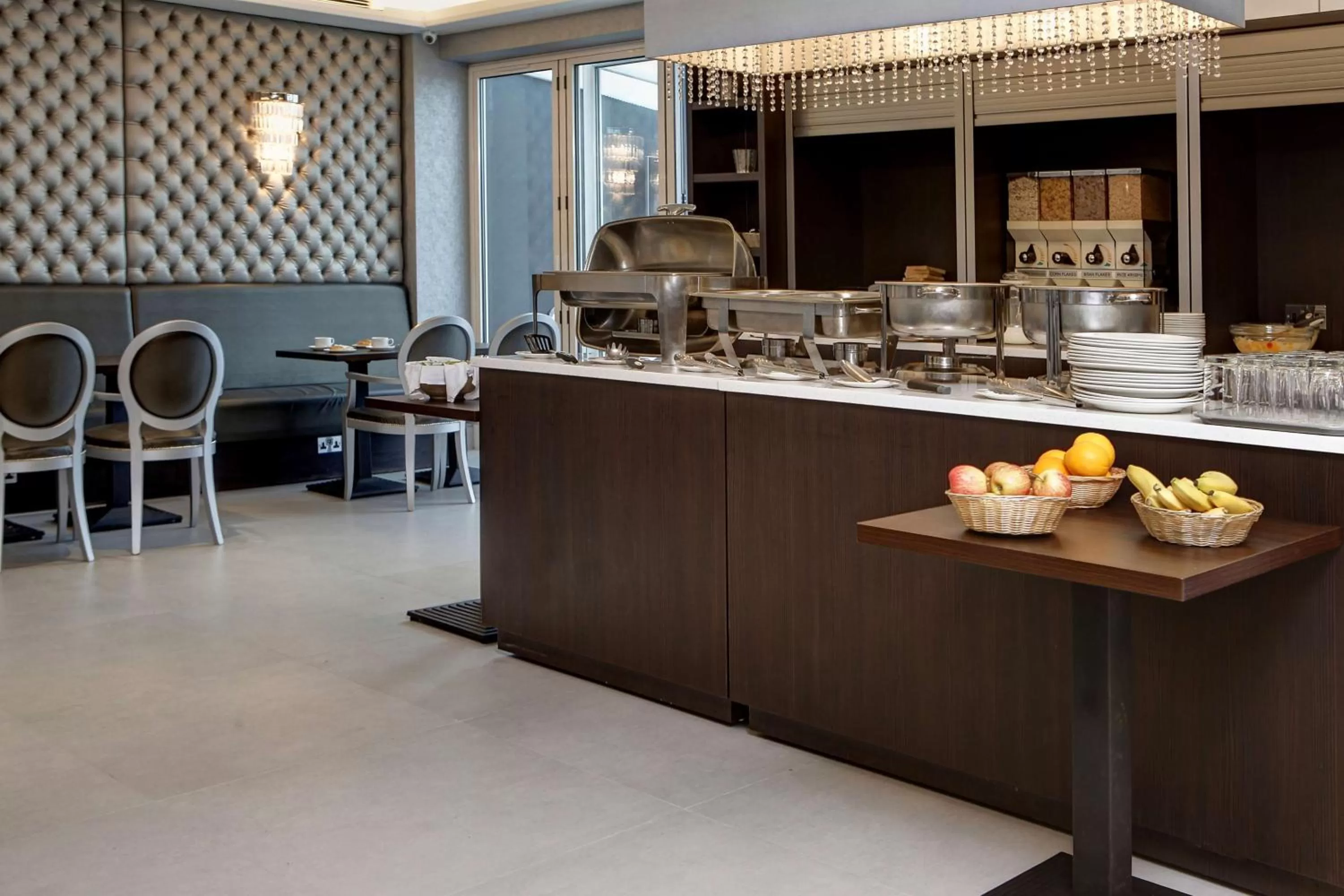 Restaurant/places to eat in Best Western Chiswick Palace & Suites London