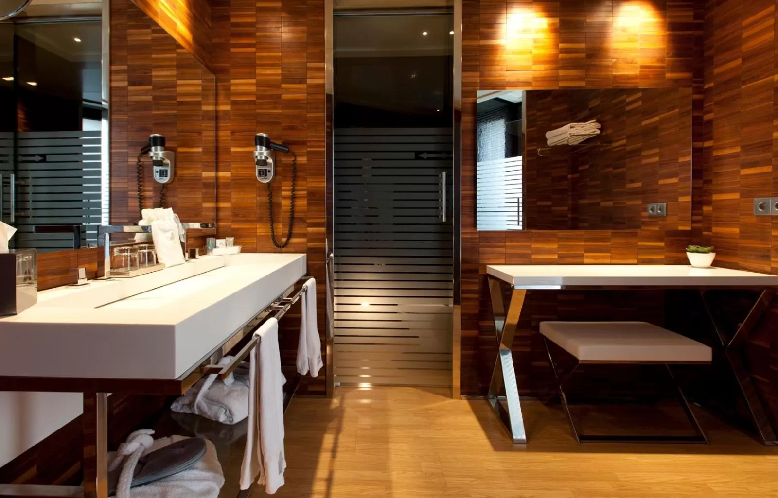 Bathroom in Hotel Maydrit Airport